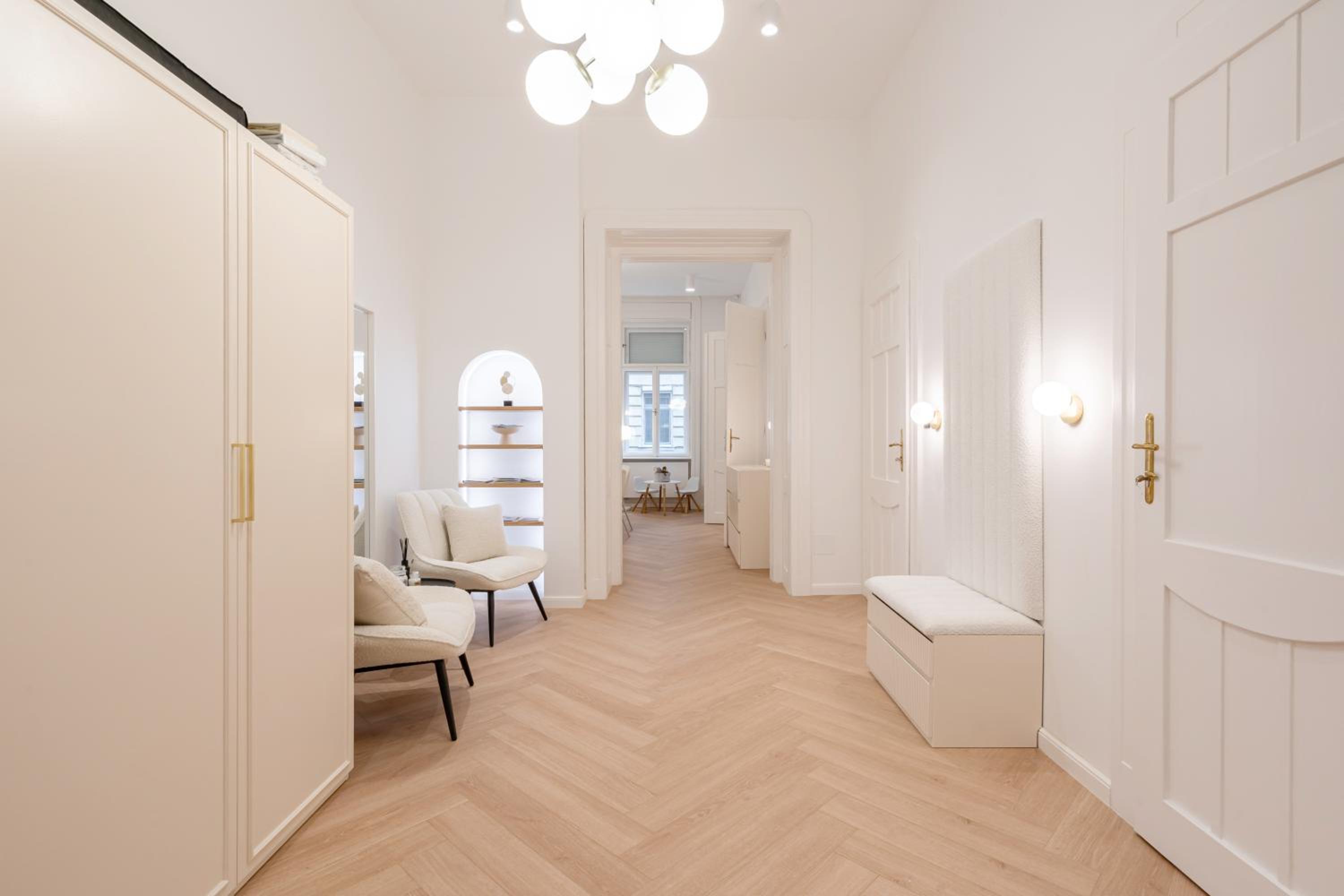 Prestige Elegant 3-BDR Apartment