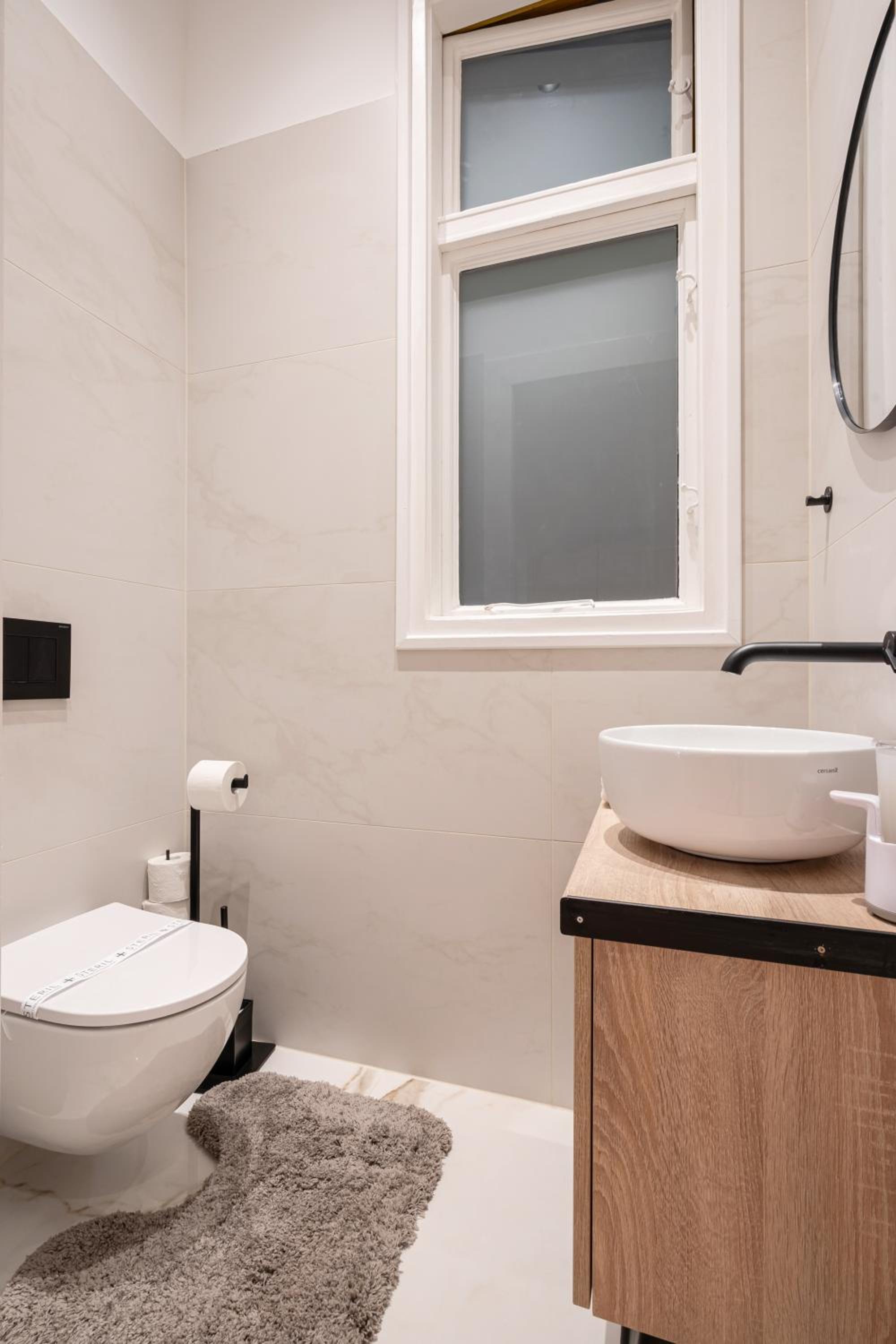 Prestige Elegant 3-BDR Apartment