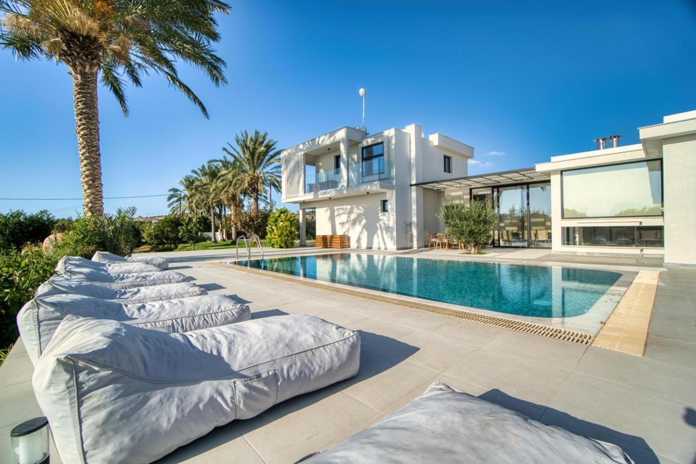 Luxury Oasis Villa