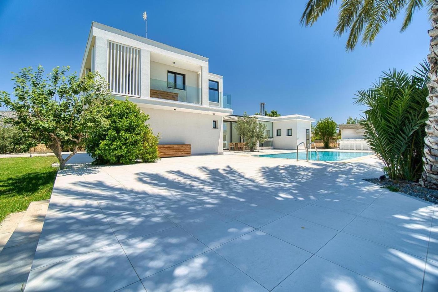 Luxury Oasis Villa