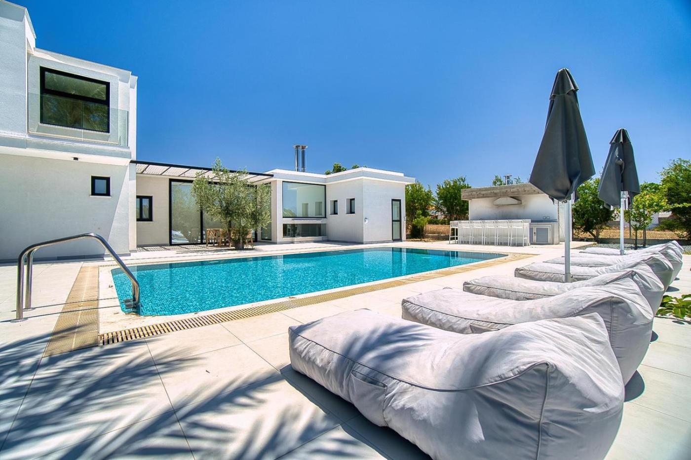 Luxury Oasis Villa