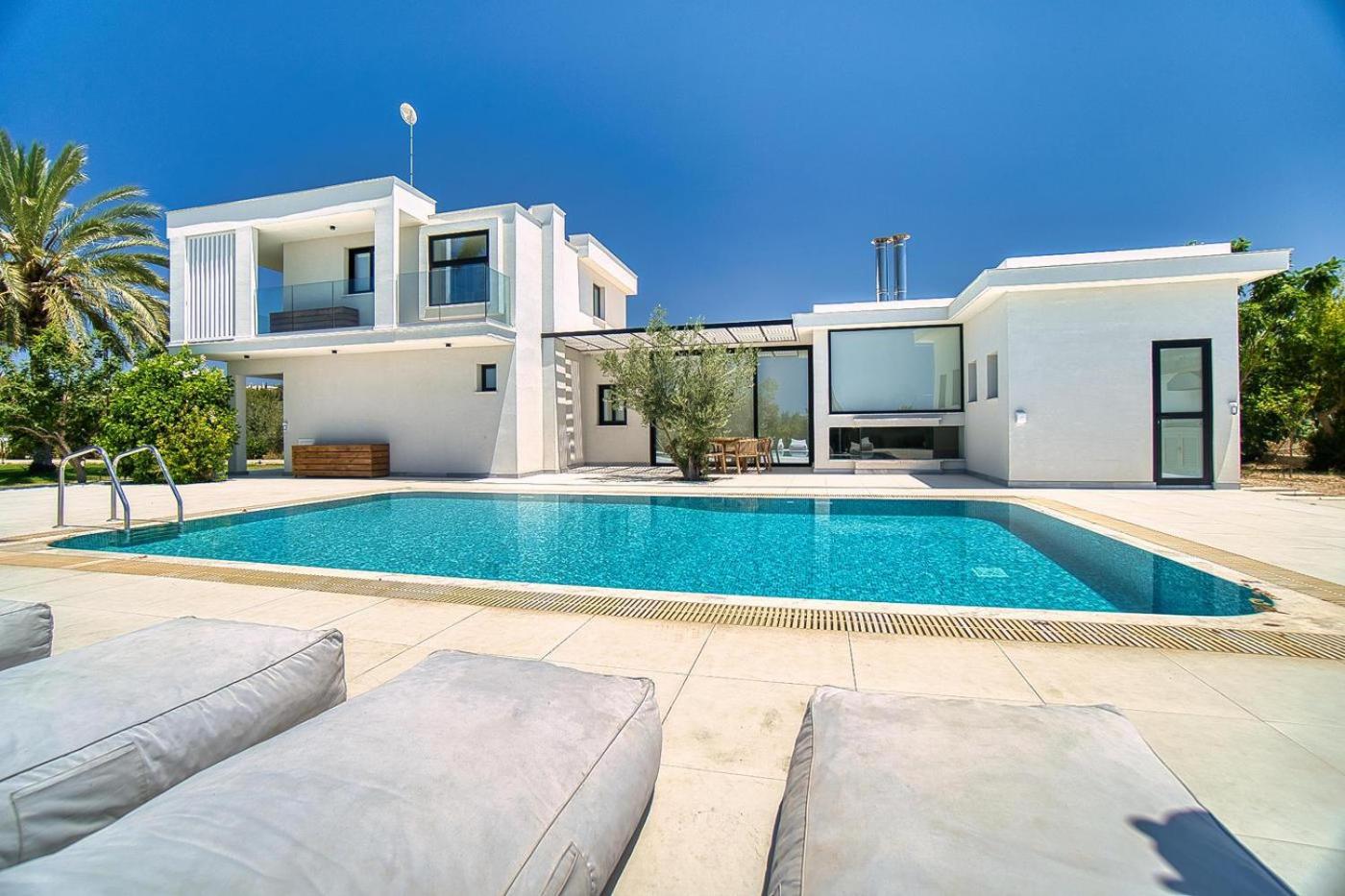 Luxury Oasis Villa