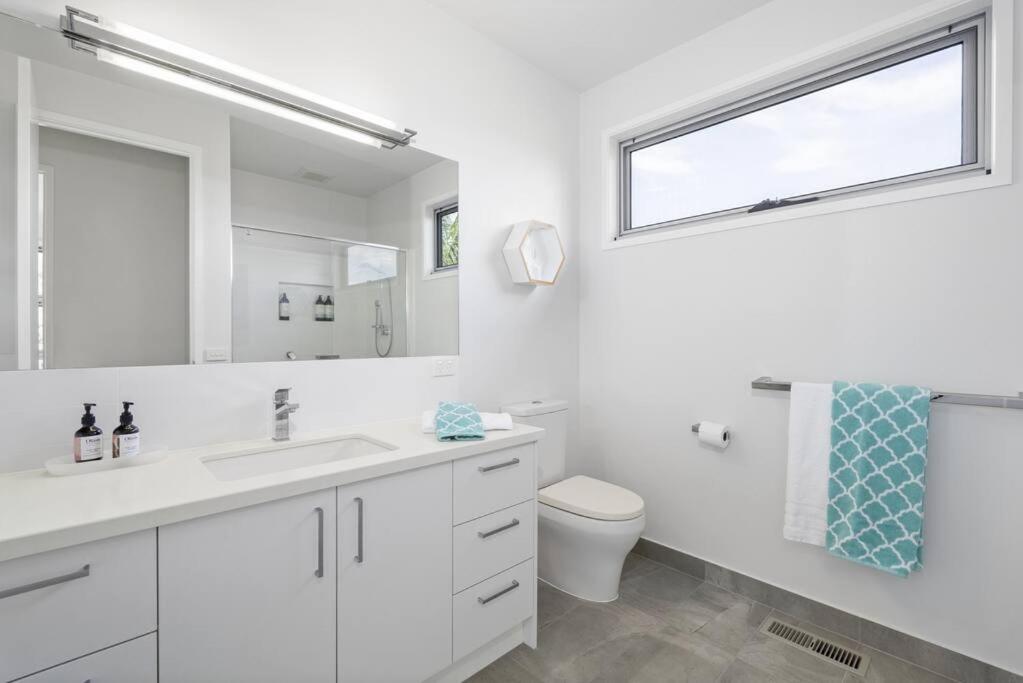 Modern Bay View Sanctuary Escape