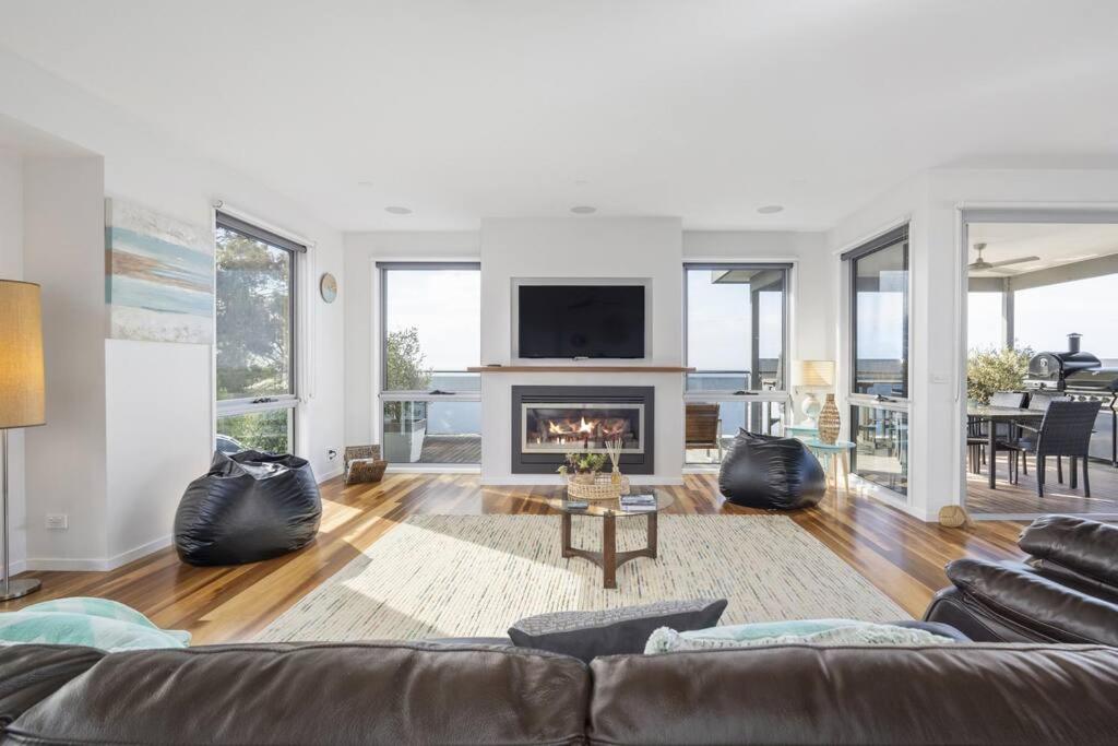 Modern Bay View Sanctuary Escape