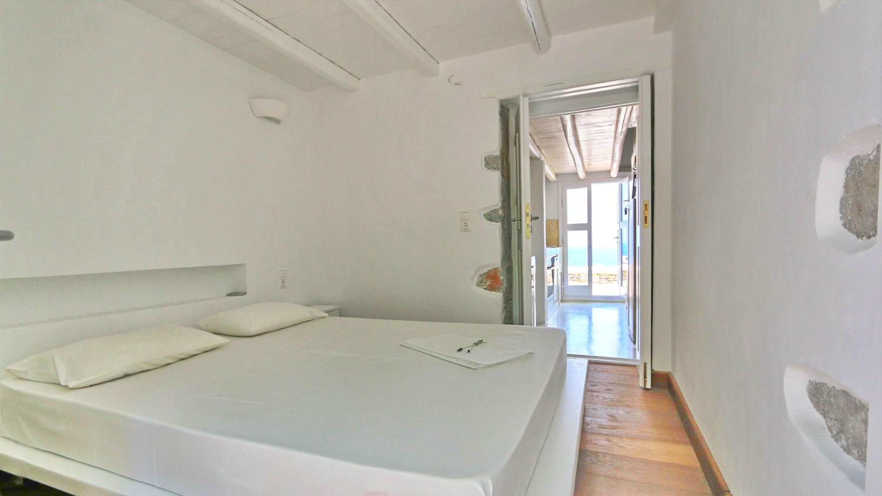 Folegandros Villas Aspropounta Double Room Beachfront