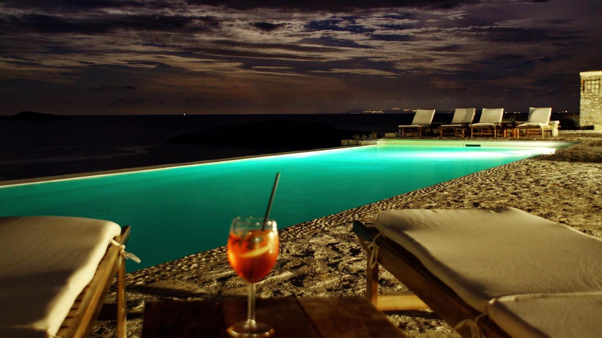 Folegandros Villas Aspropounta Double Room Beachfront