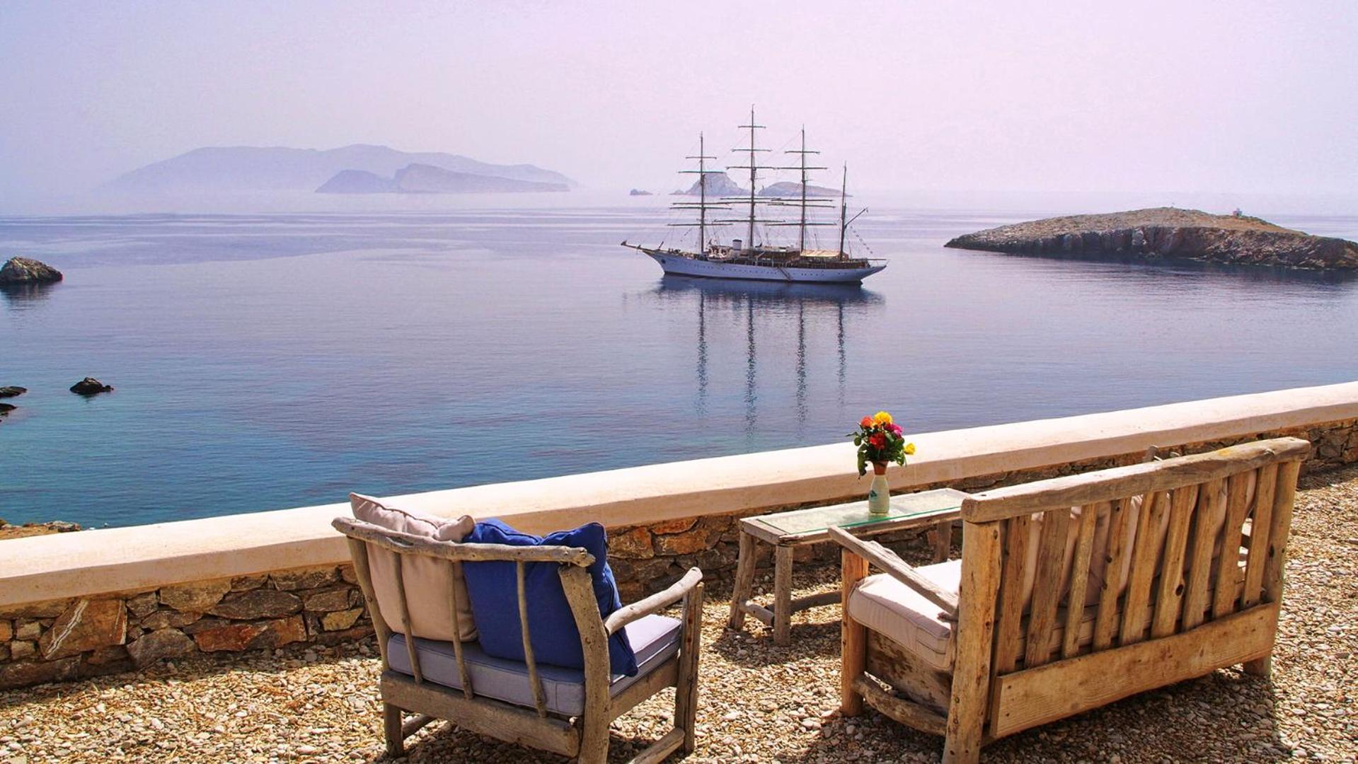 Folegandros Villas Aspropounta Double Room Beachfront