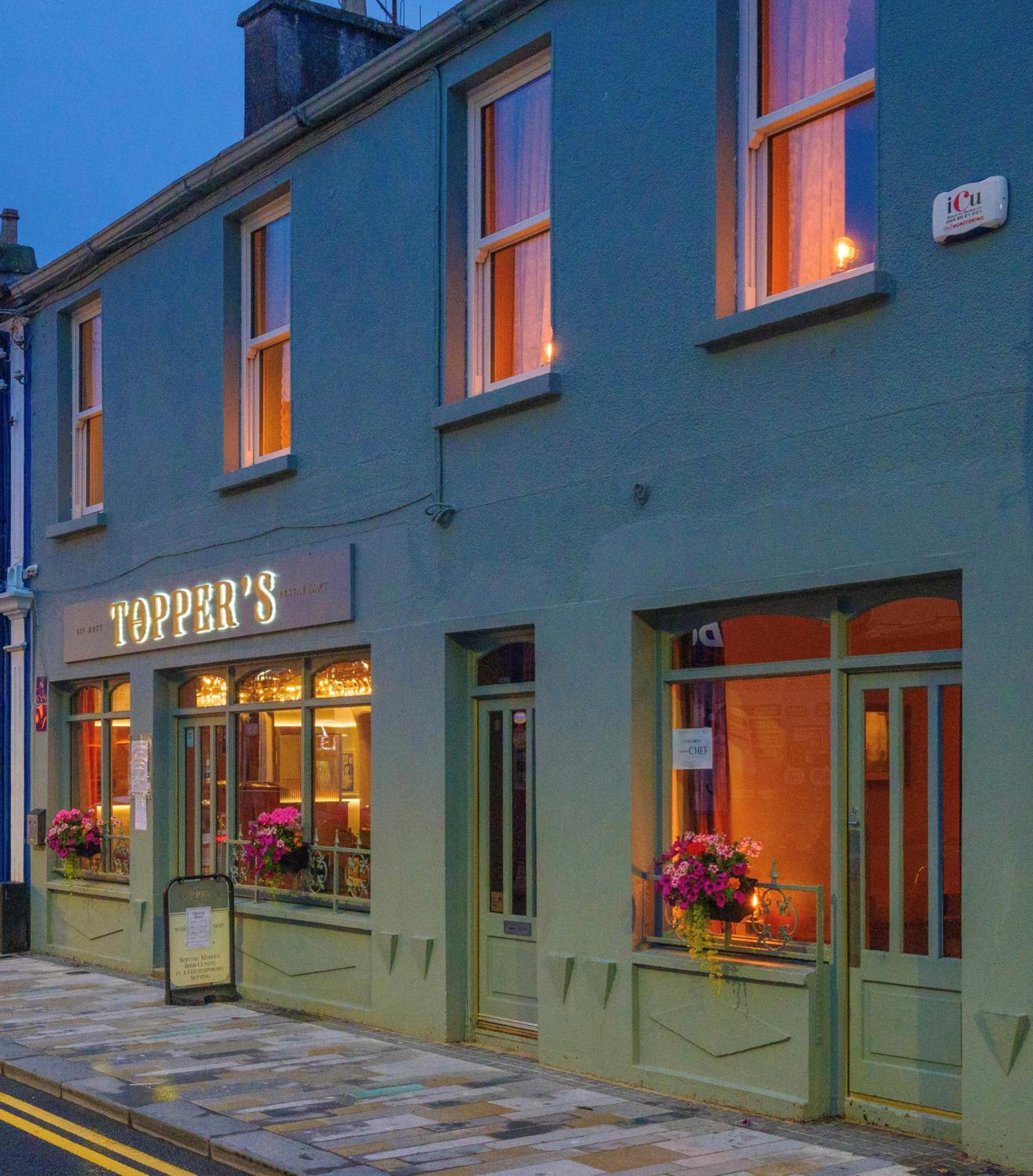 Hotel Topper's Rooms Guest Accommodation - Image 1