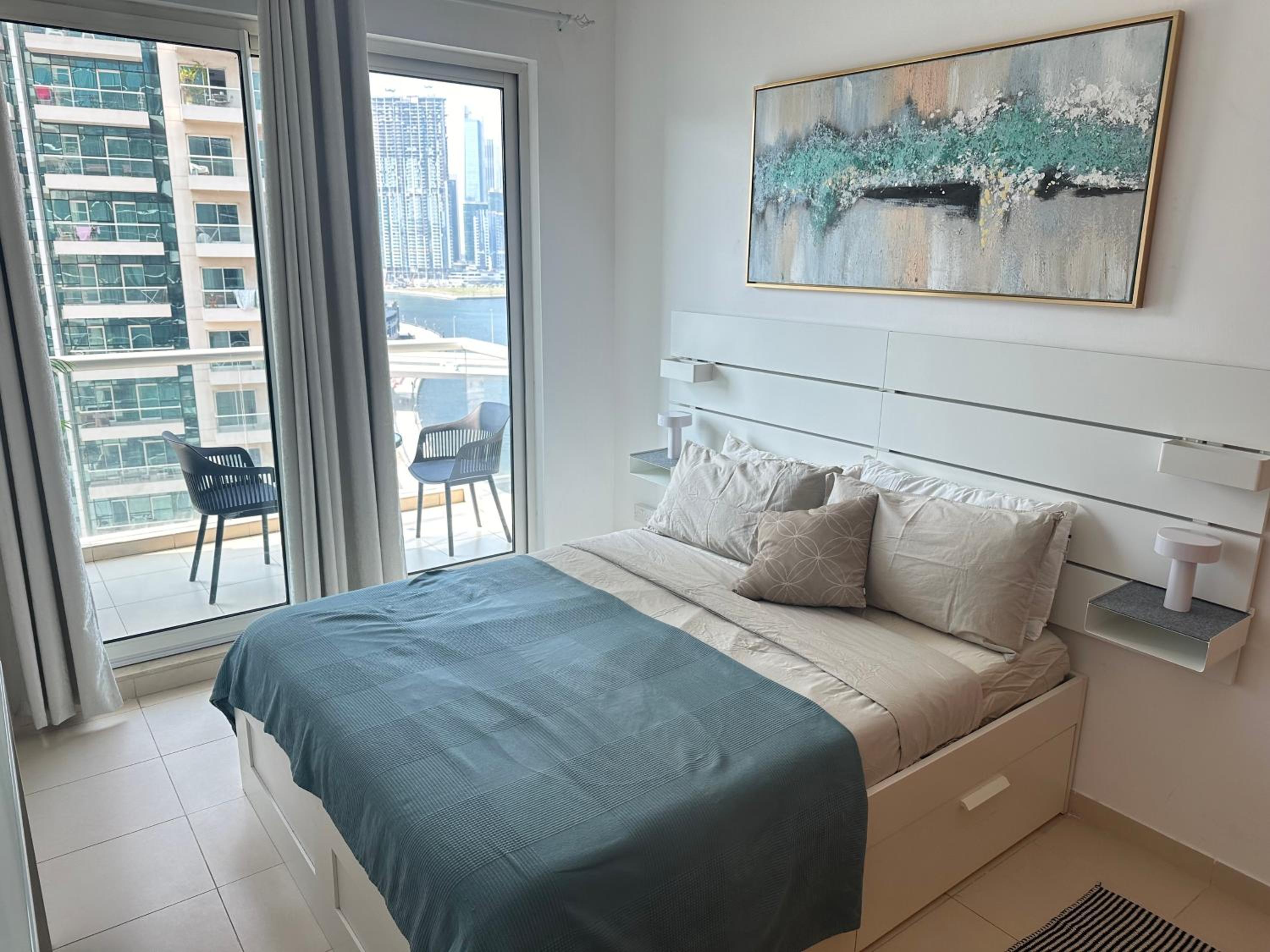 Urban Cozy 1BR apartment with Canal view - Free parking