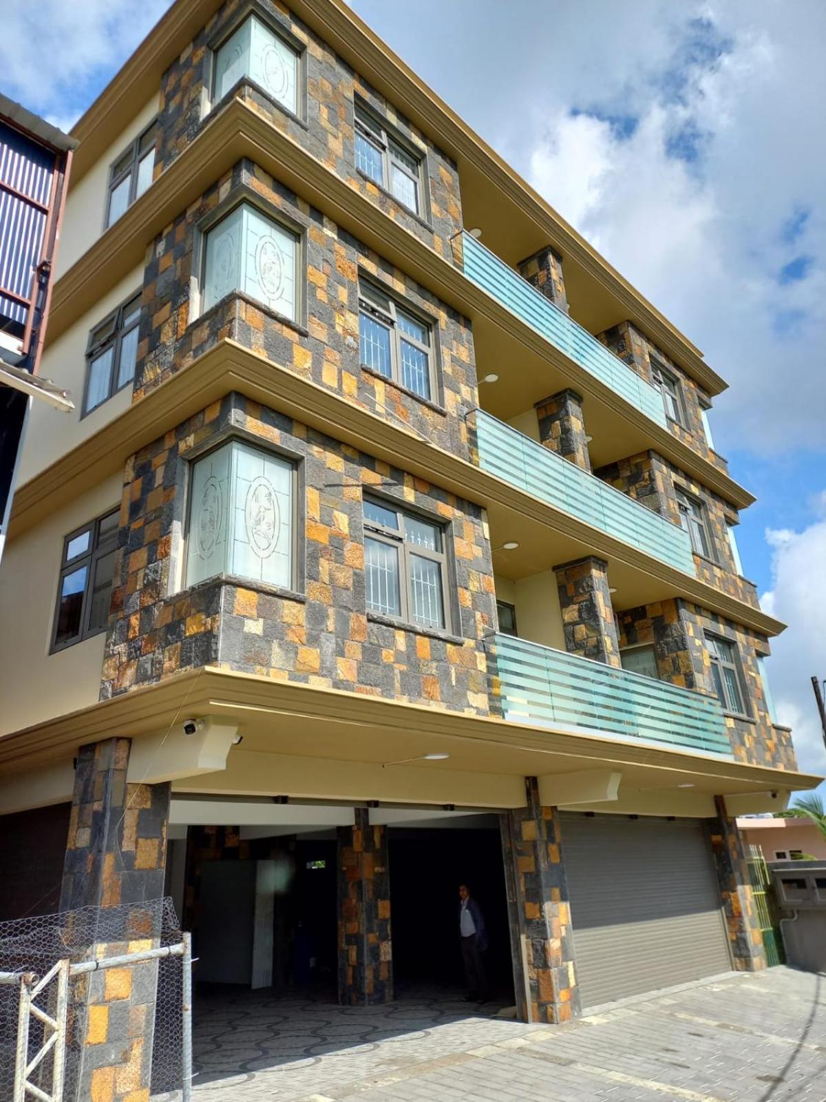 U & S Luxury Apartments Ltd