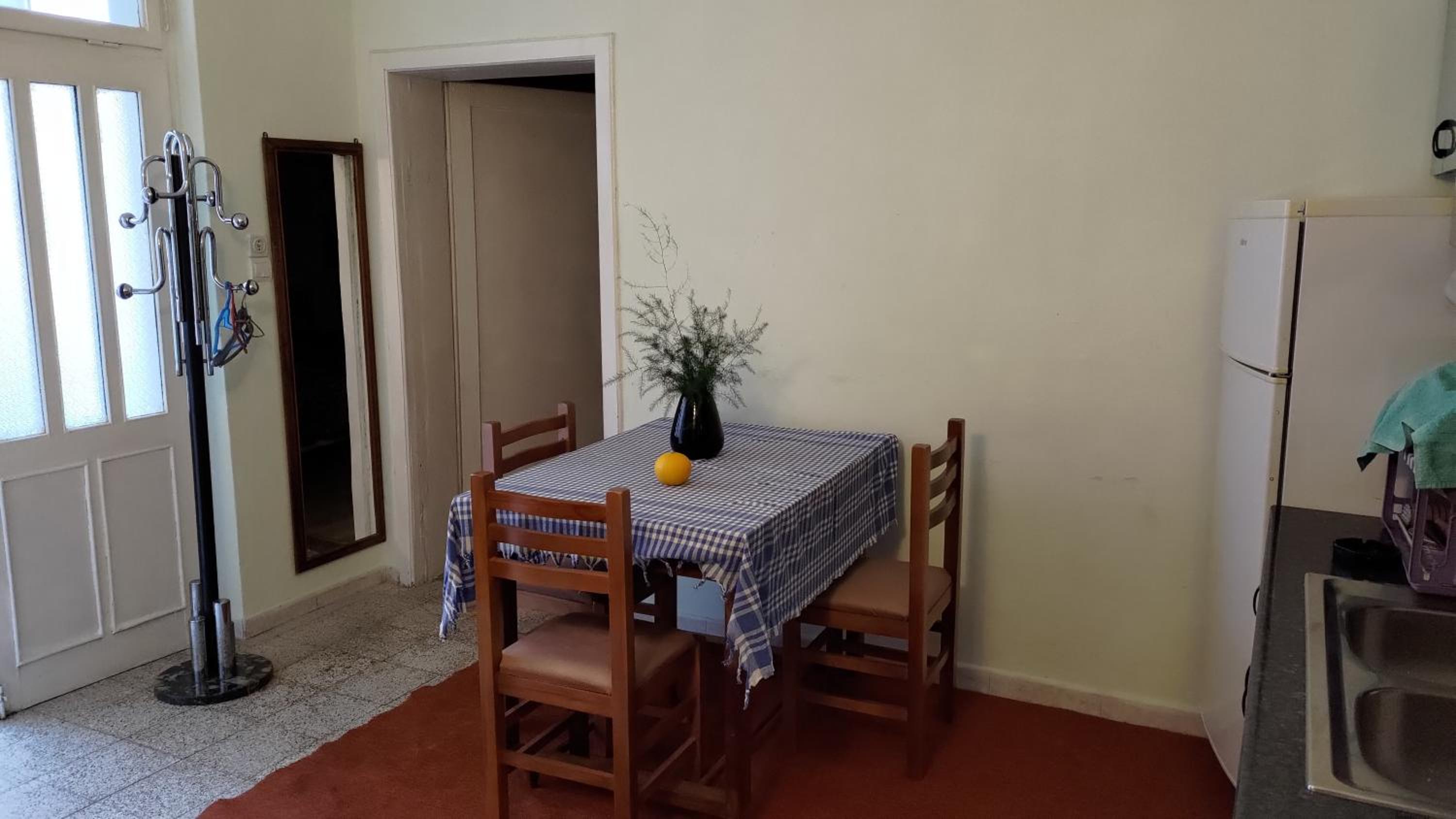 2 Bedroom house in center of Tirana (parking)
