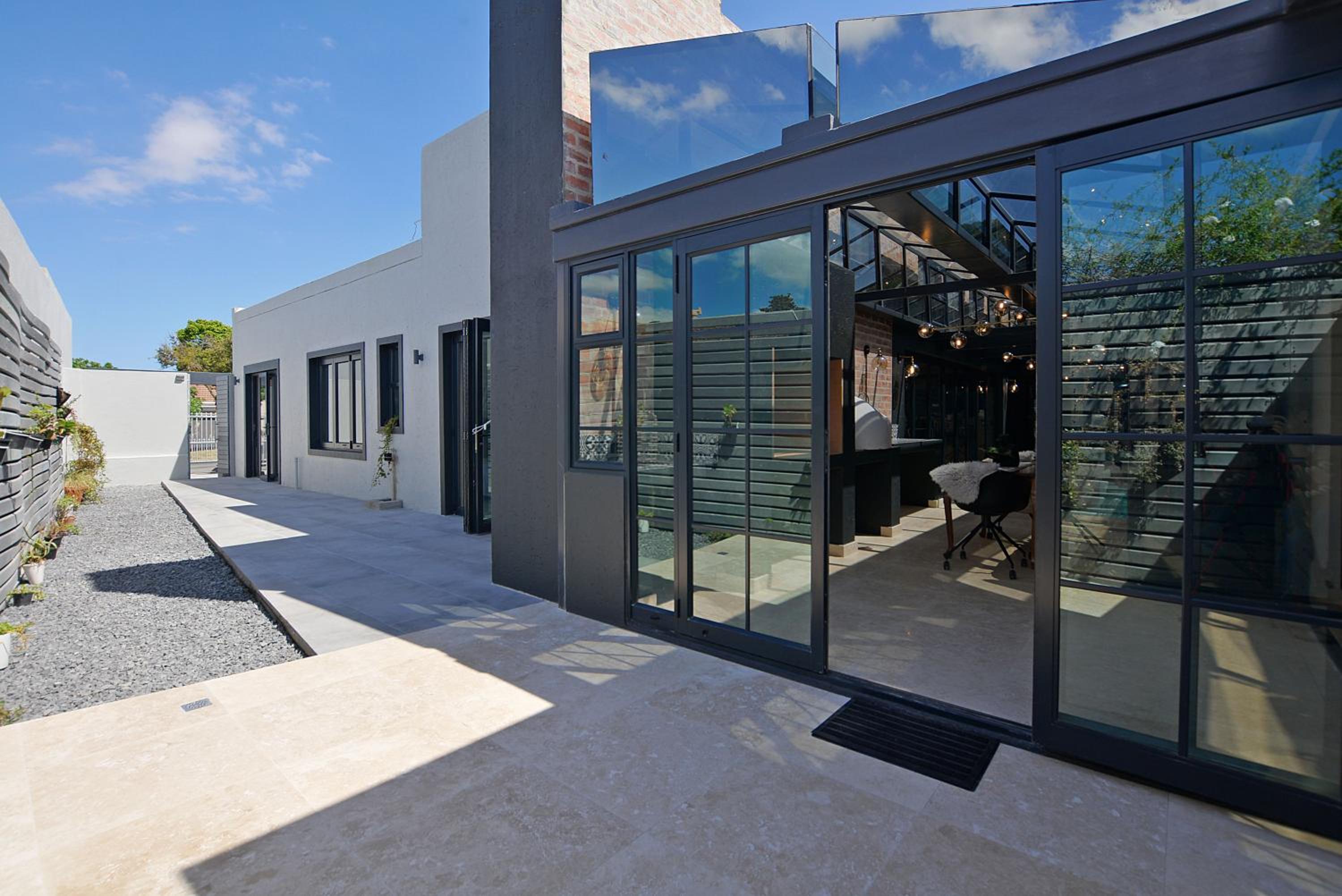 Hotel Crown Comfort - Affordable luxury - Private Heated Pool & Hot Tub Under Roof - Image 1