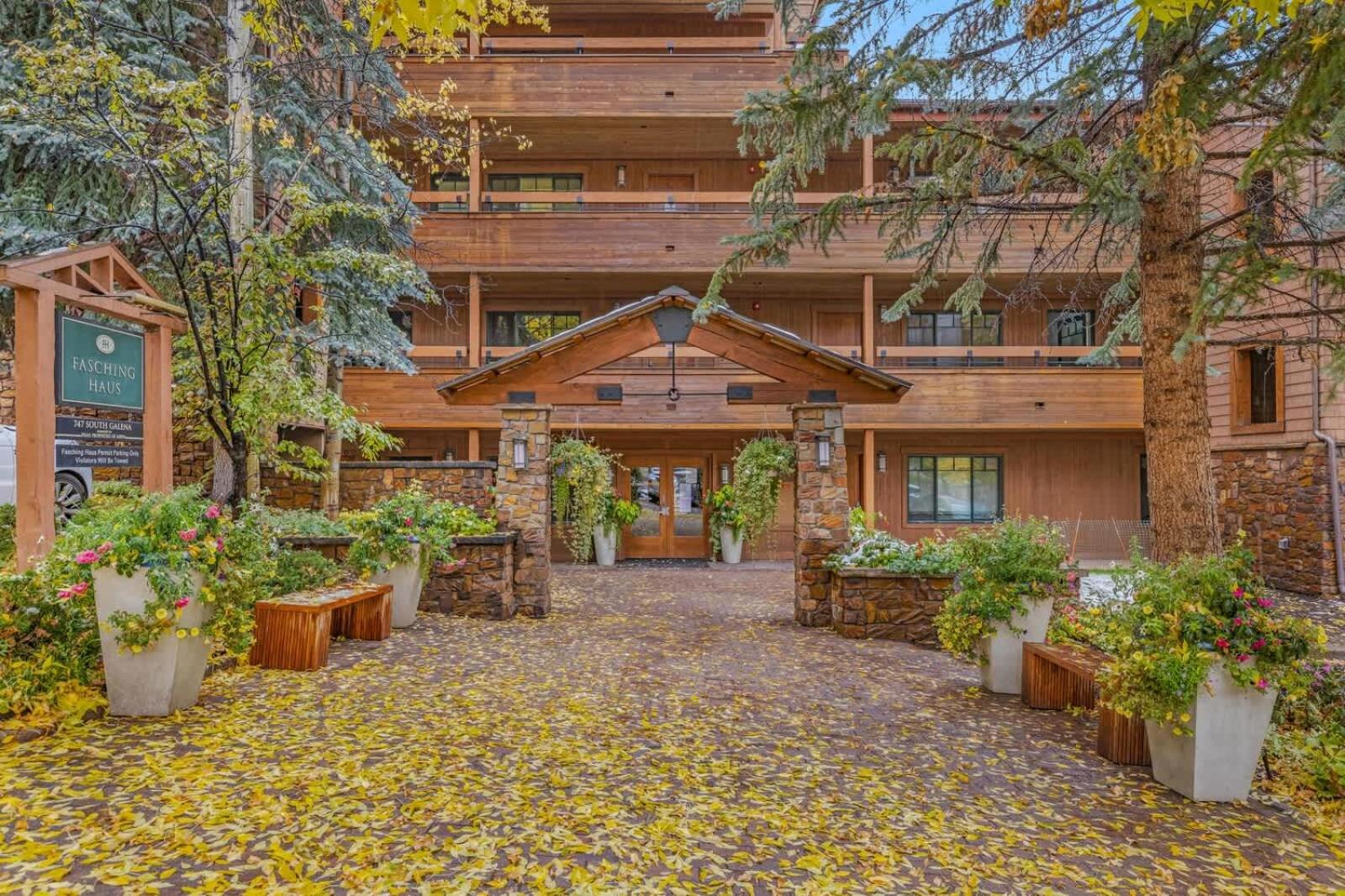 Updated 3BR, 3BA with Pool - Steps to Town view 5