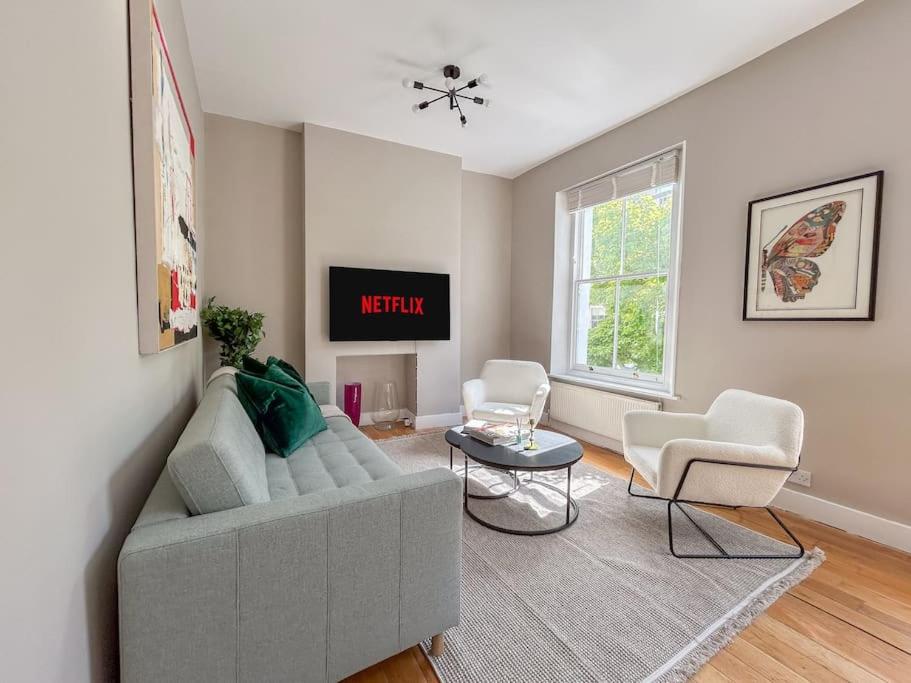 Stylish Portobello Road Two-Bed Flat