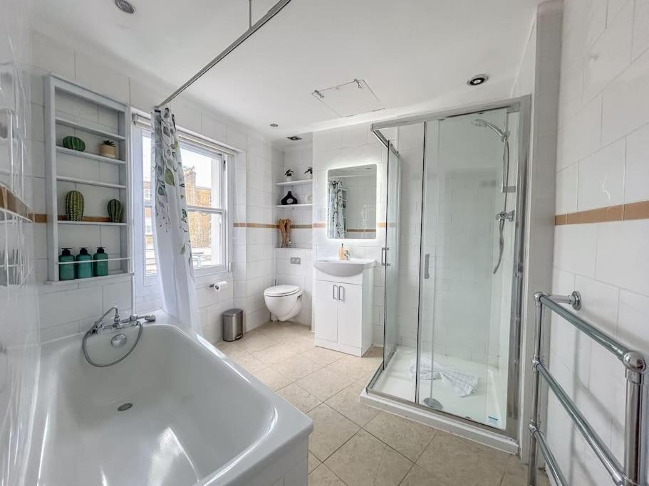 Stylish Portobello Road Two-Bed Flat