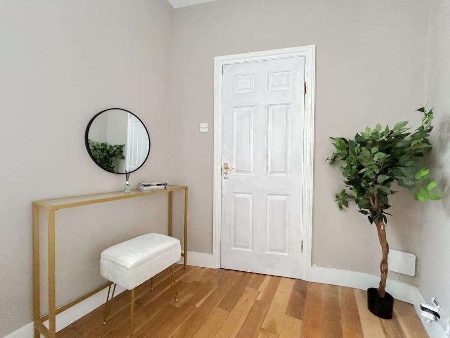 Stylish Portobello Road Two-Bed Flat