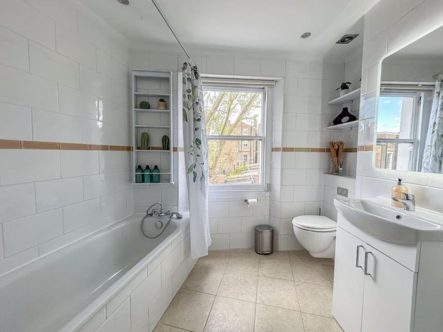 Stylish Portobello Road Two-Bed Flat