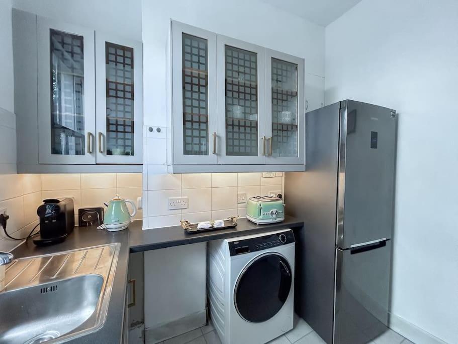 Stylish Portobello Road Two-Bed Flat