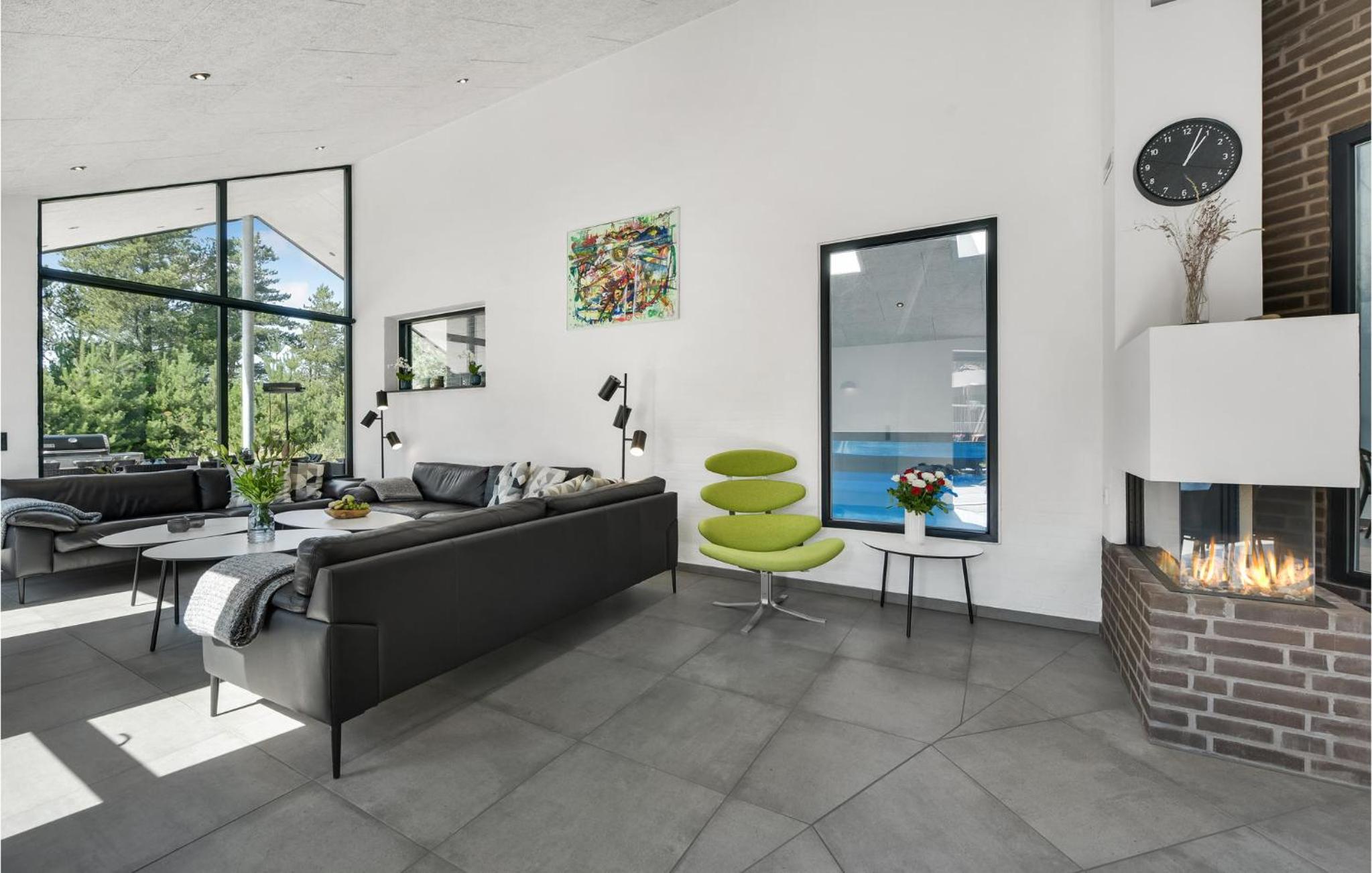 Nice Home In Blåvand With Kitchen