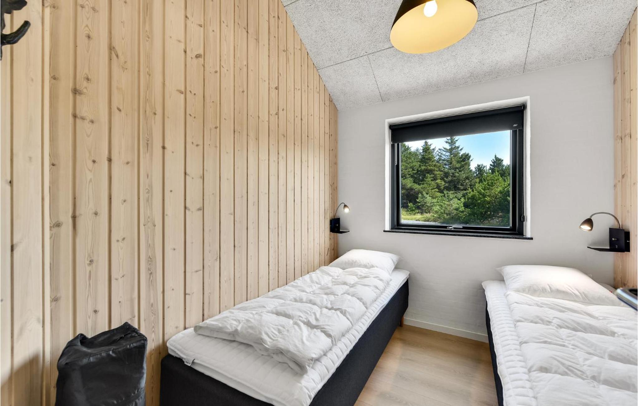 Nice Home In Blåvand With Kitchen