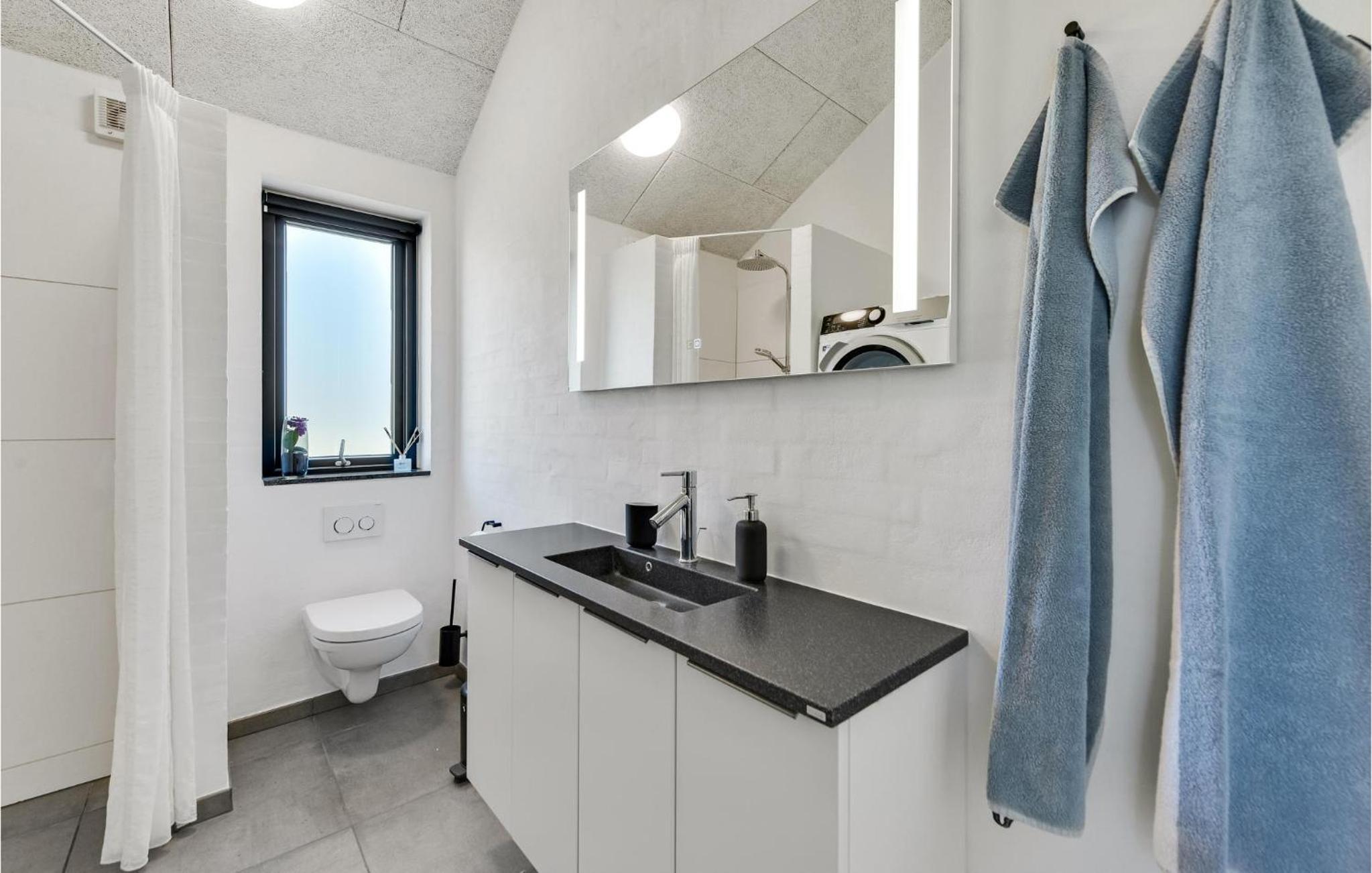 Nice Home In Blåvand With Kitchen