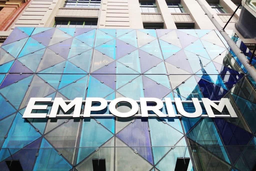 Stylish 2BR Retreat Steps from Melbourne Central