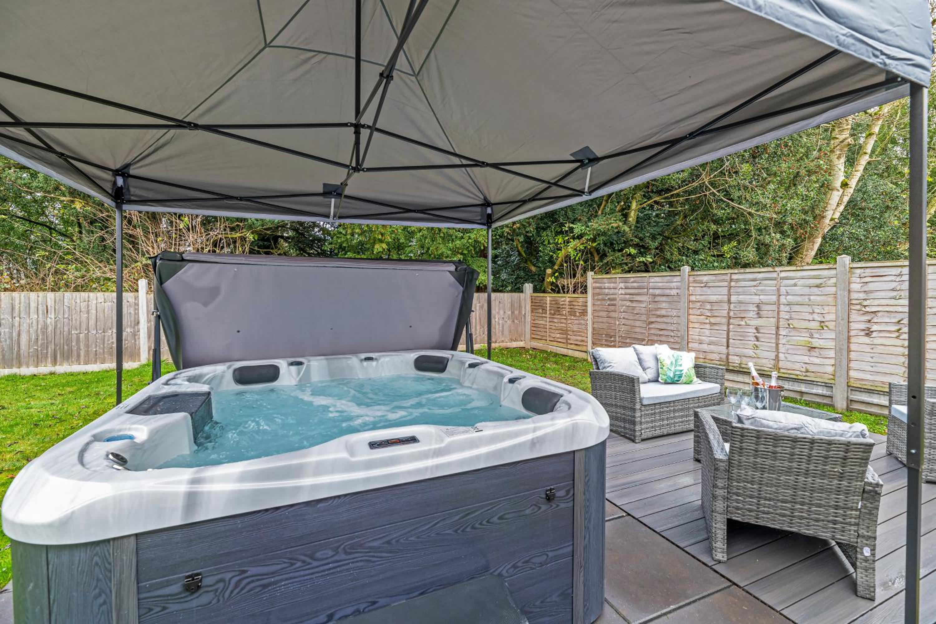 Eden Grove 2 Bed Holiday Retreat With Hot Tub view 3