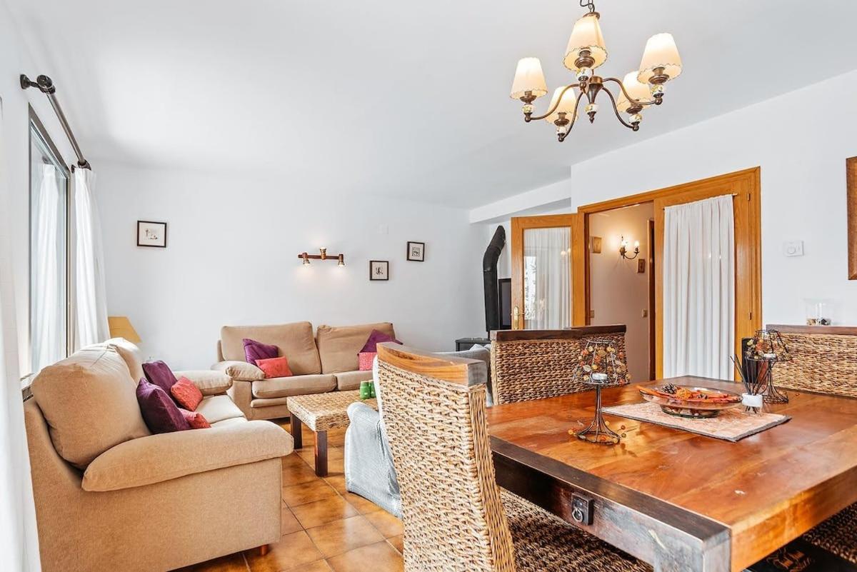 Casa Maite by Cardi Suit