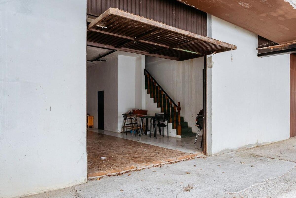 Casa Maite by Cardi Suit