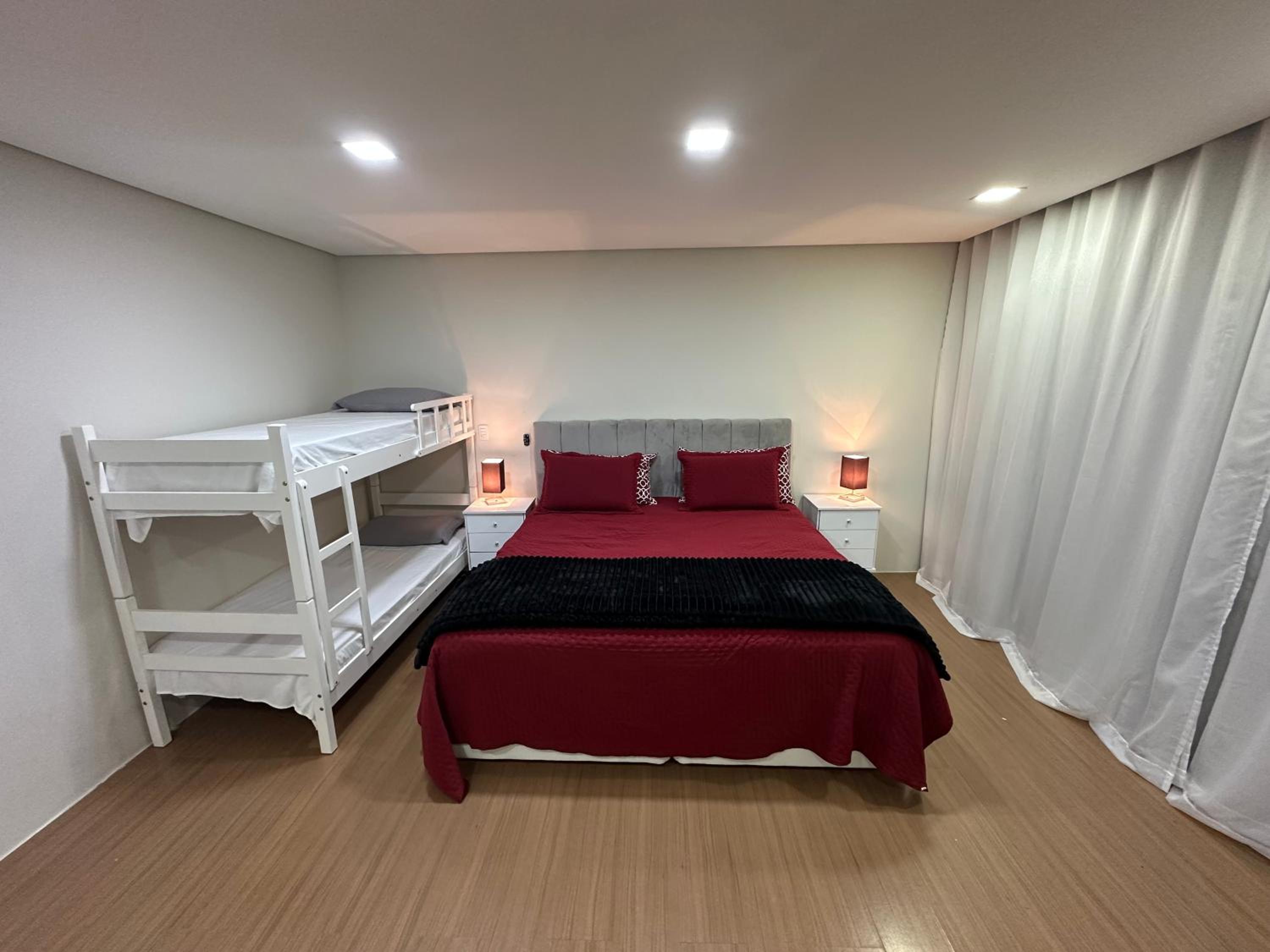 Casa Alto Padrão com piscina - Canasvieiras