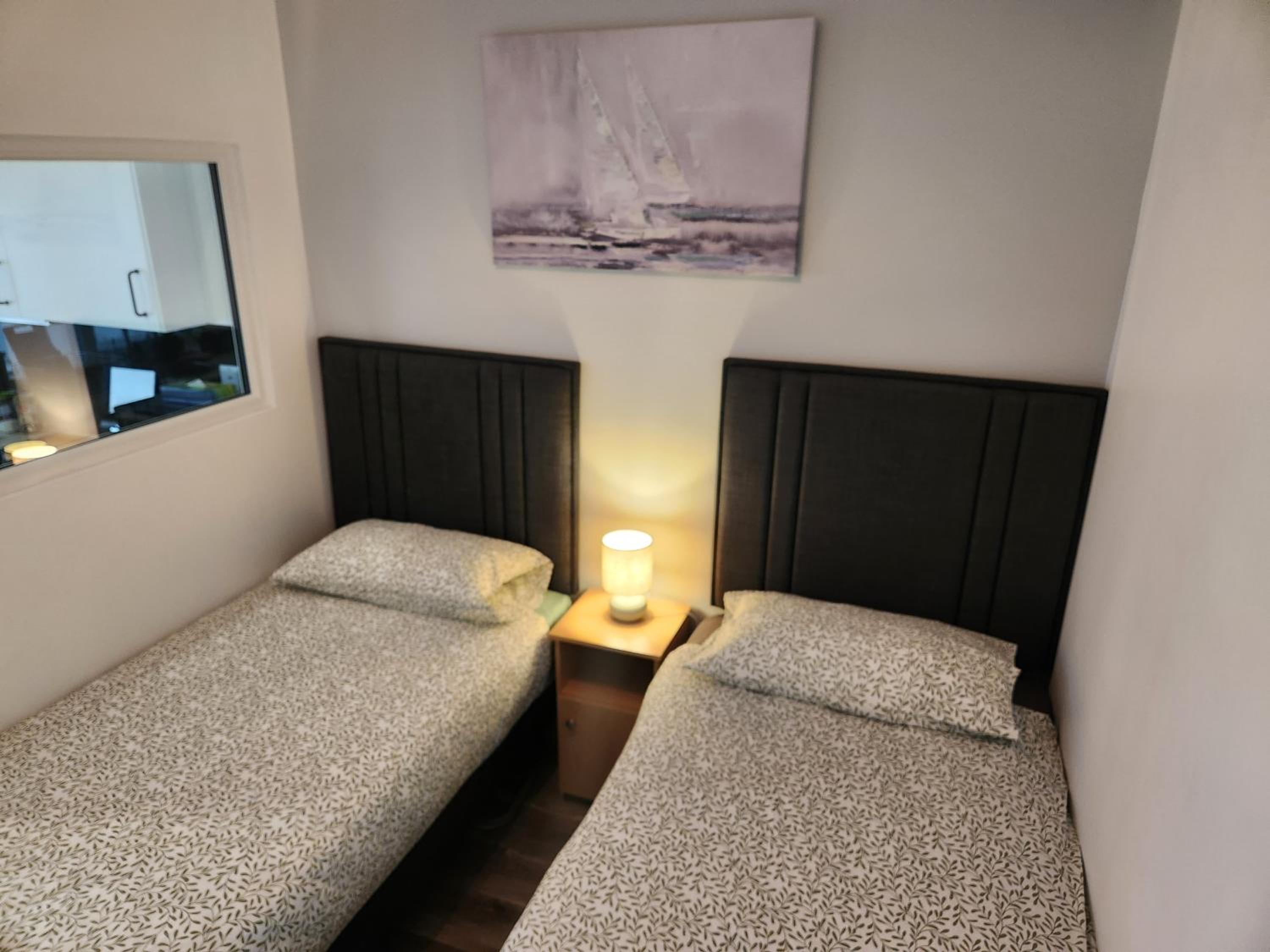 Dublin Deluxe Twin or king bed Studio Near Airport & City