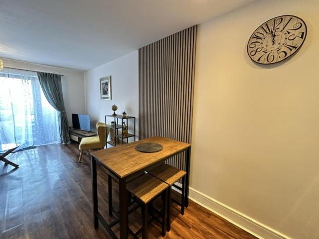 Grand Central Apartments, Centro