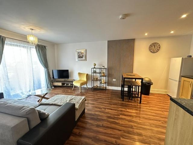 Grand Central Apartments, Centro