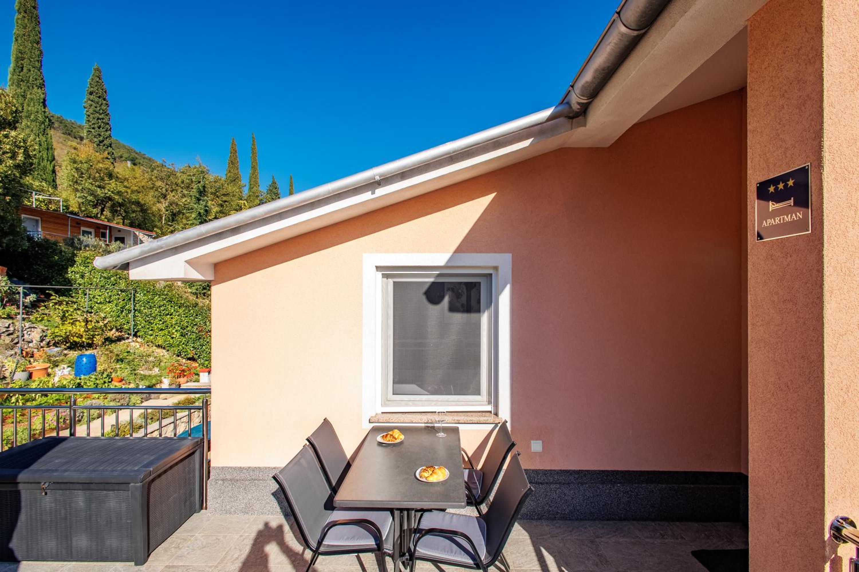 Seaview House view 4