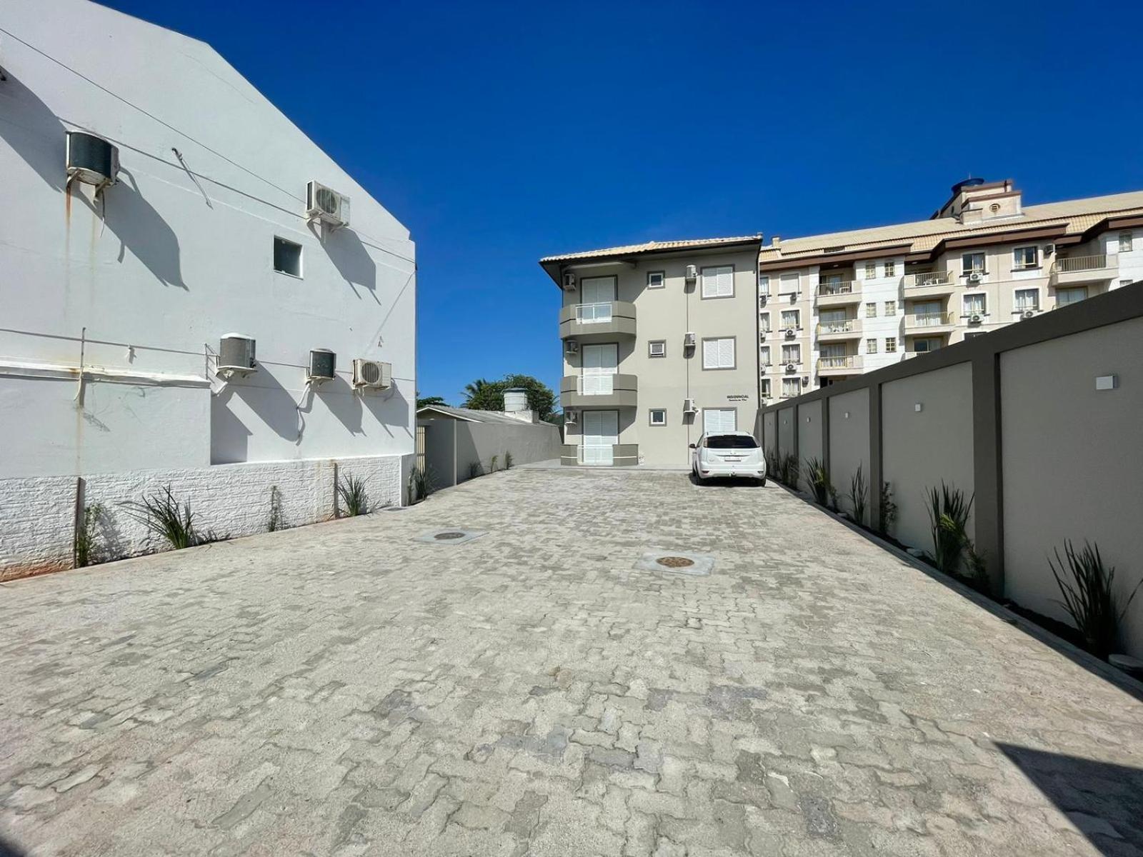 Apartamento térreo à 50 metros da praia dos Ingleses