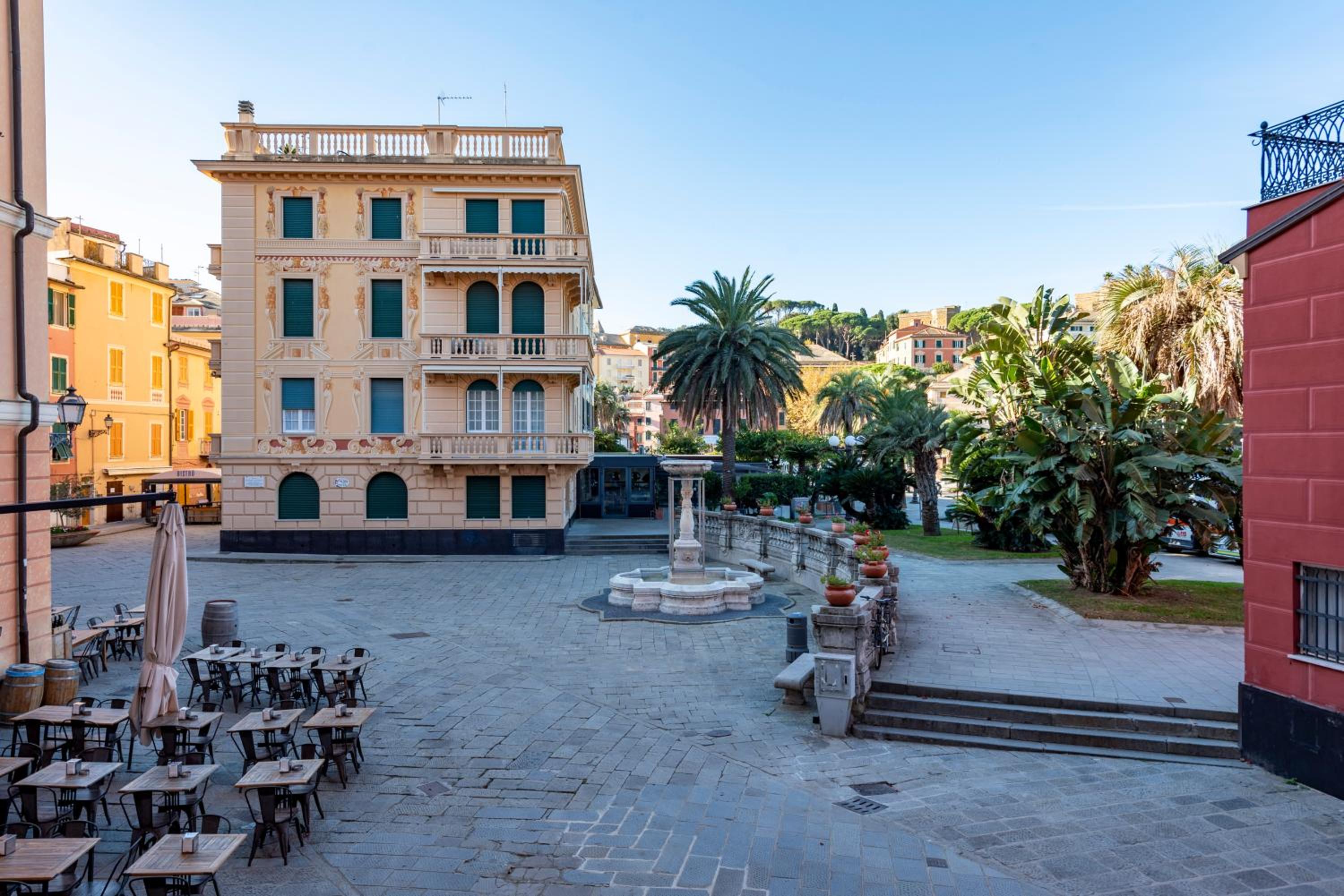 JOIVY Bright 2BR flat, moments from the beach en Sestri Levante