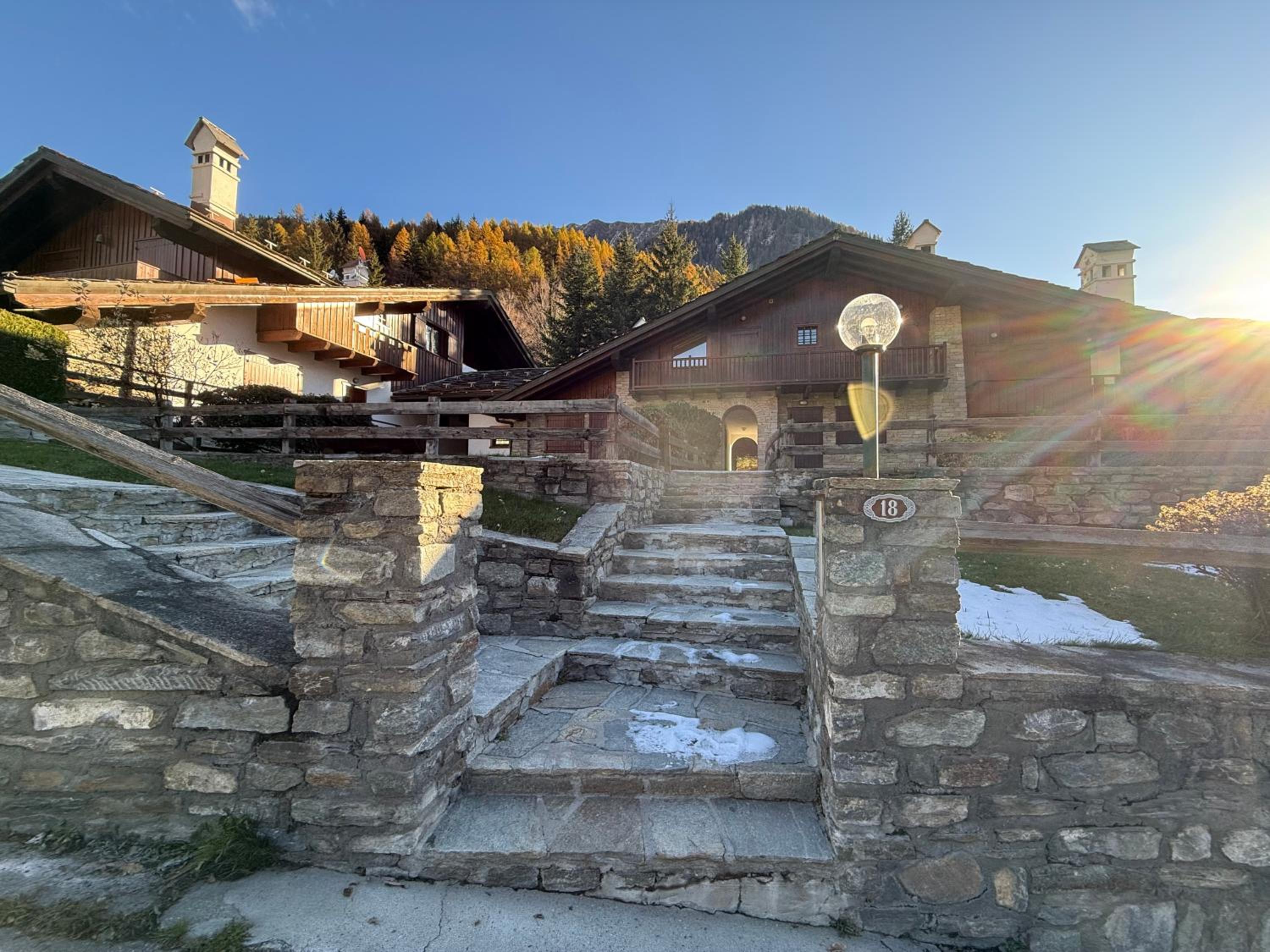Cozy Mountain Studio Near Courmayeur - Verrand view 3