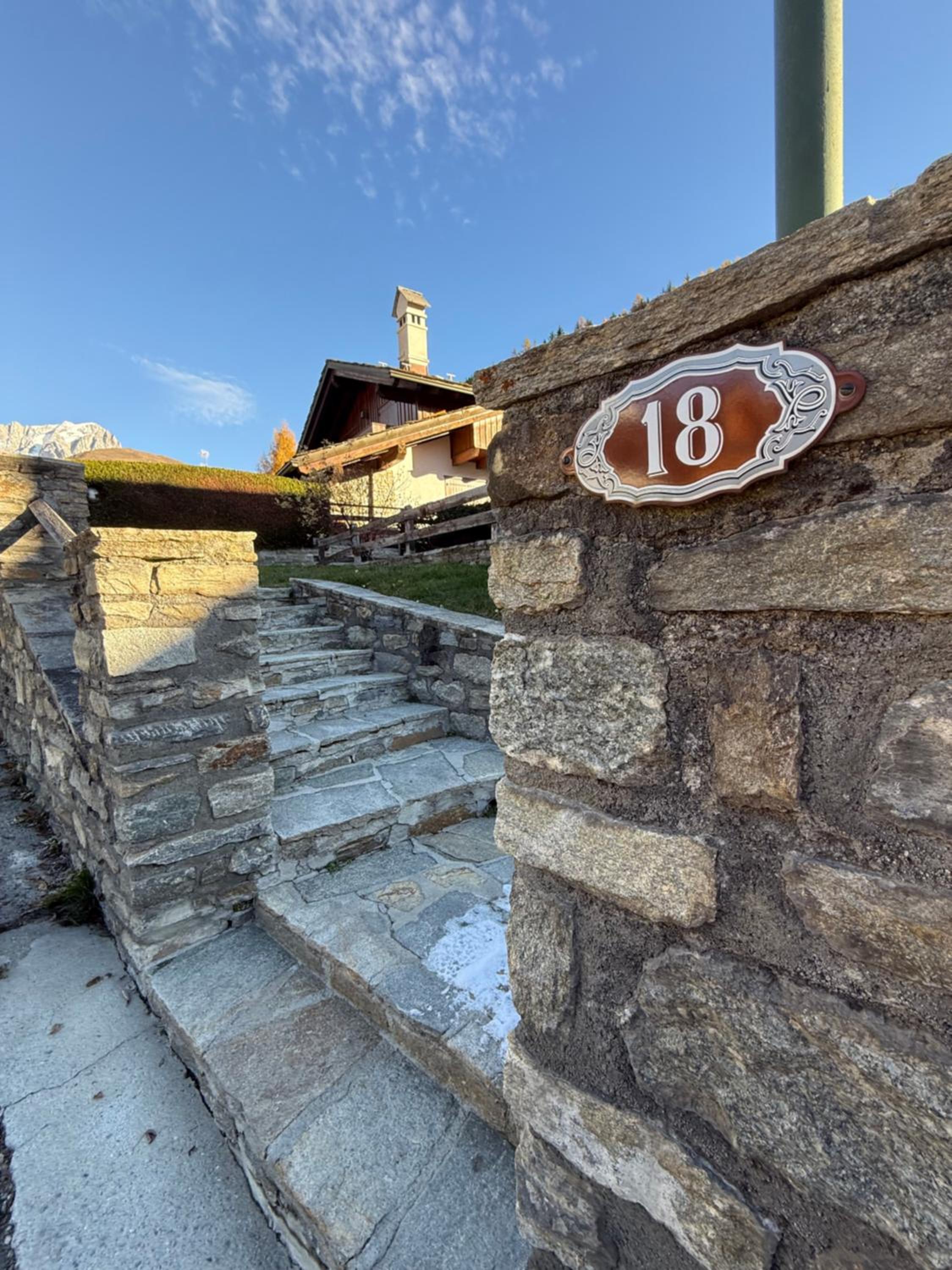 Cozy Mountain Studio Near Courmayeur - Verrand view 2