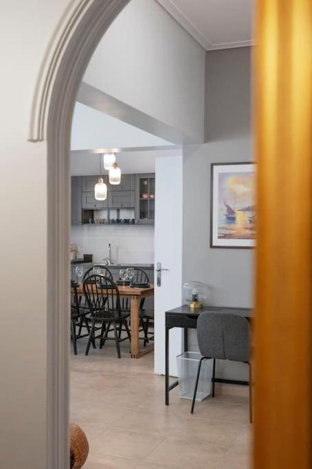 Athens Lycabettus hill, 2 bd apt- Apokafkon