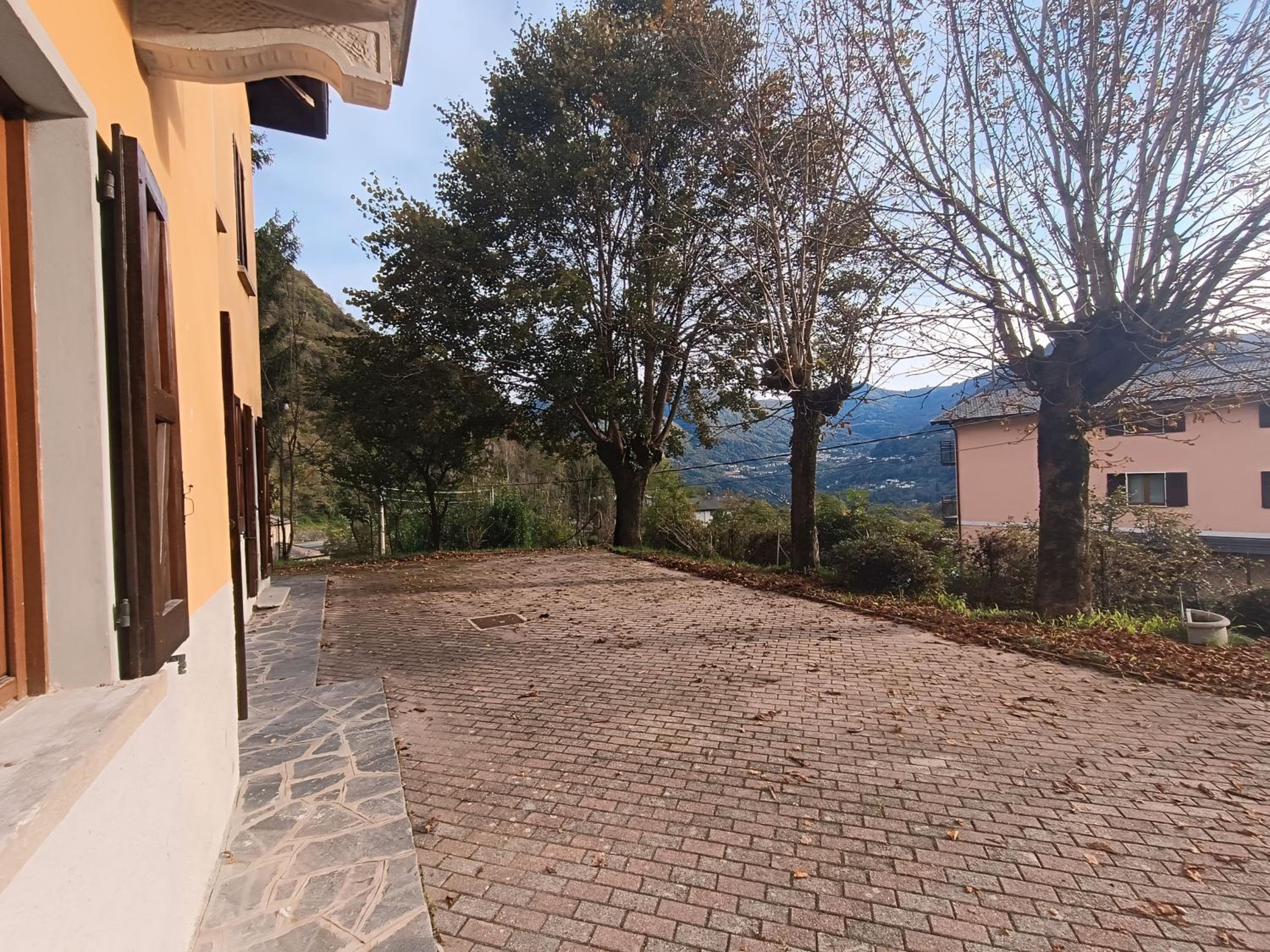 Casa del Cerbiatto, Lake Como a 5 chilometri da Argegno in Valle Intelvi view 3