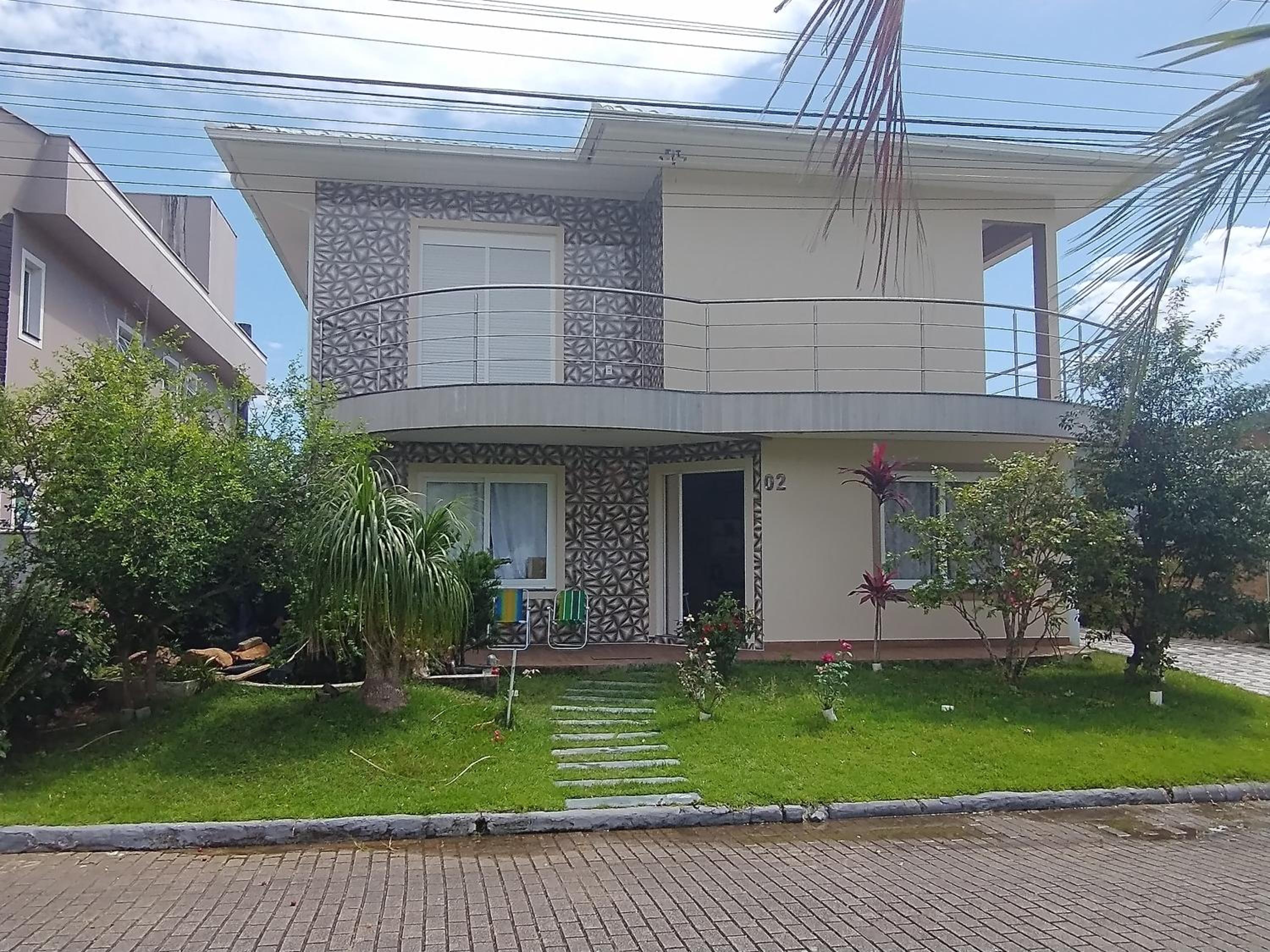 Casa no Condomínio Green Hills 4 quartos