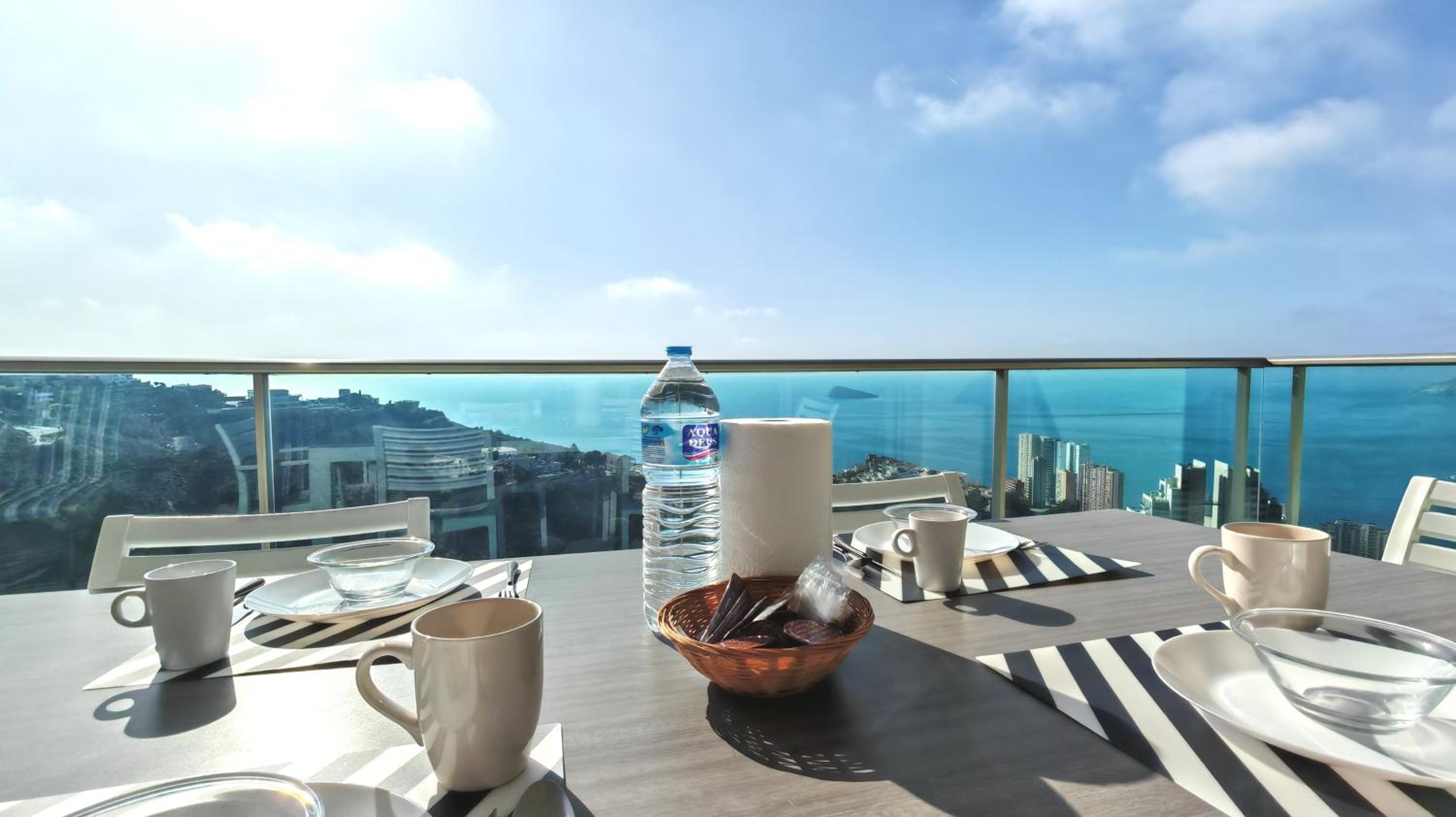 Skyline 39 Increíbles vistas al mar desde la terraza privada en la planta 39 view 5
