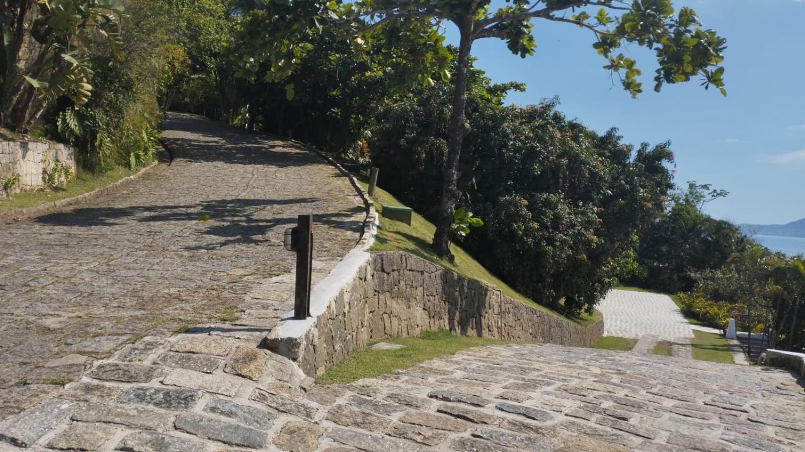 Refúgio Sossego em Condomínio na Praia da Armação