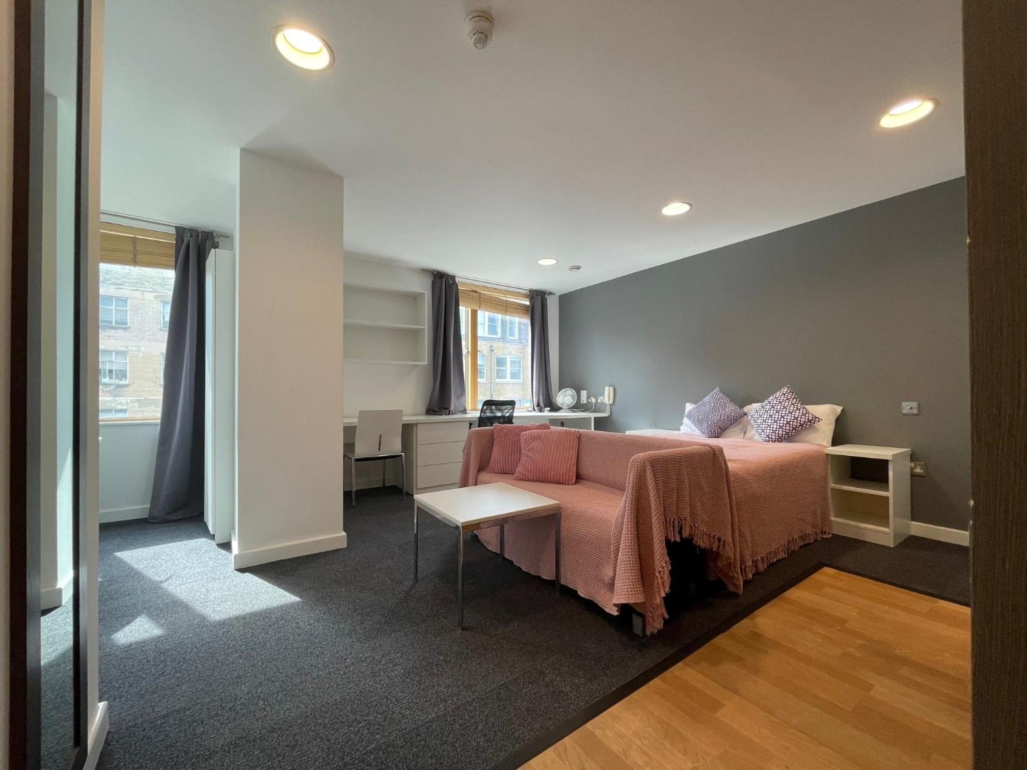 Stuhomes - Arundel House