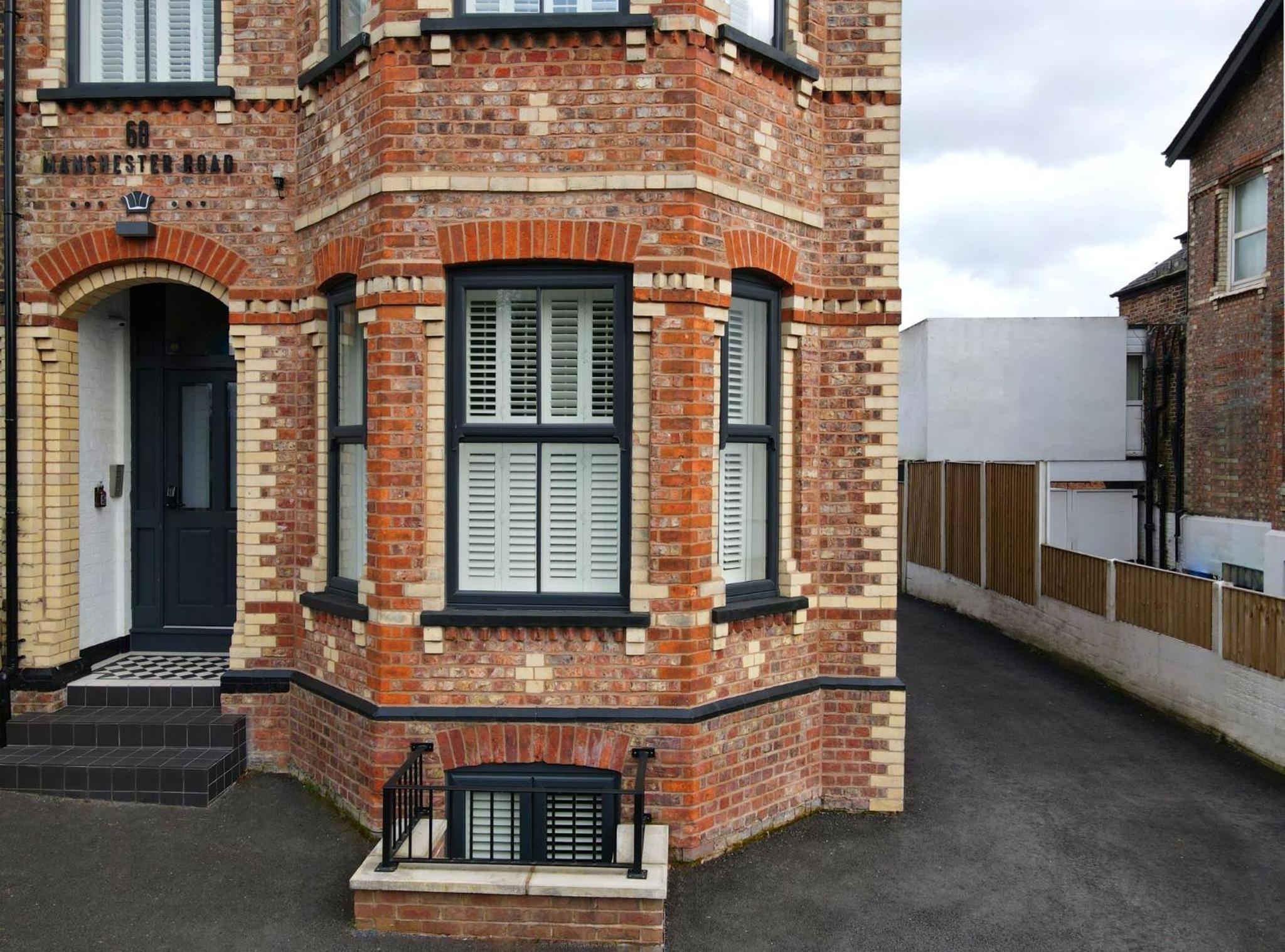 60 Manchester Road