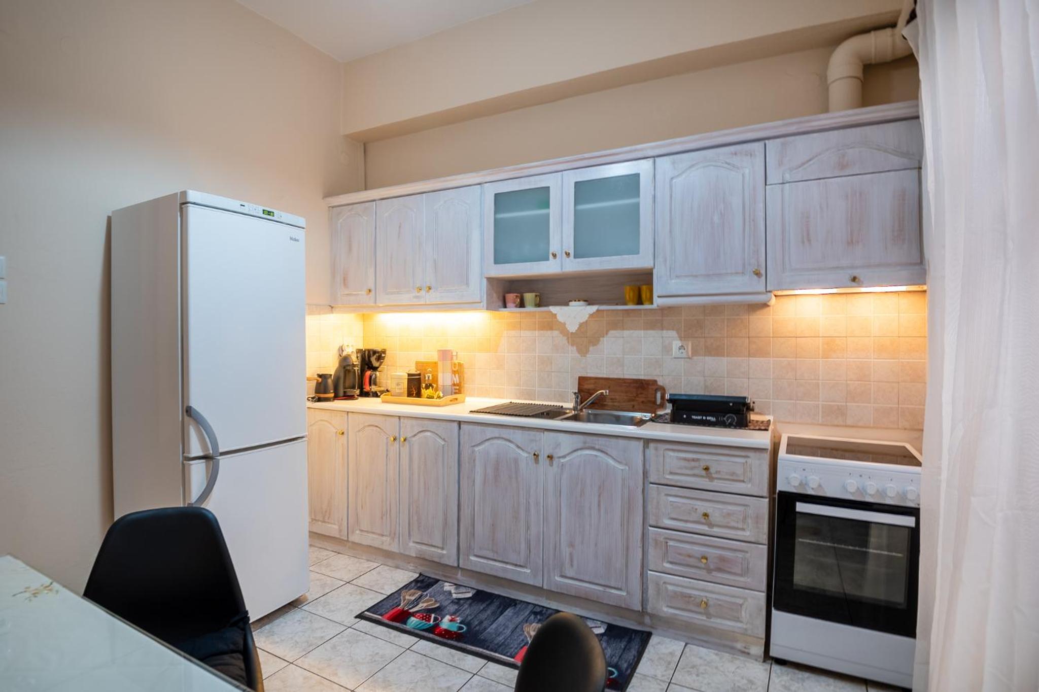 Old Town Rhapsody, Cosy 2-Floor Home with Rooftop Bathtub, BBQ & Lounge Under Sun Umbrellas photo 5