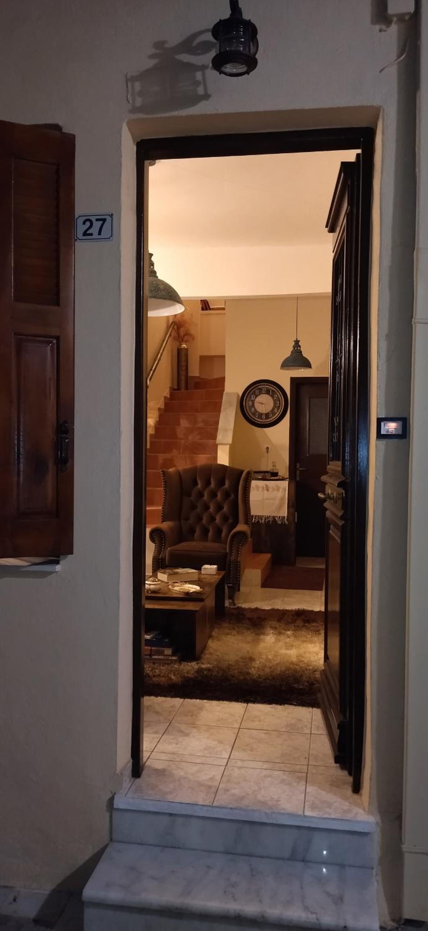 Old Town Rhapsody, Cosy 2-Floor Home with Rooftop Bathtub, BBQ & Lounge Under Sun Umbrellas photo 2