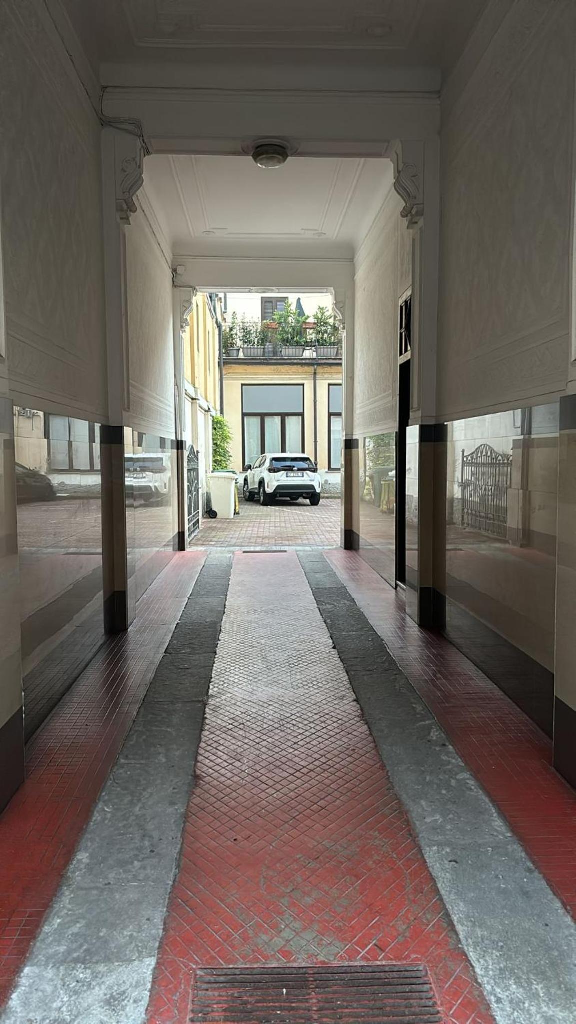 Prestigious period apartment - Free H24 garage and breakfast