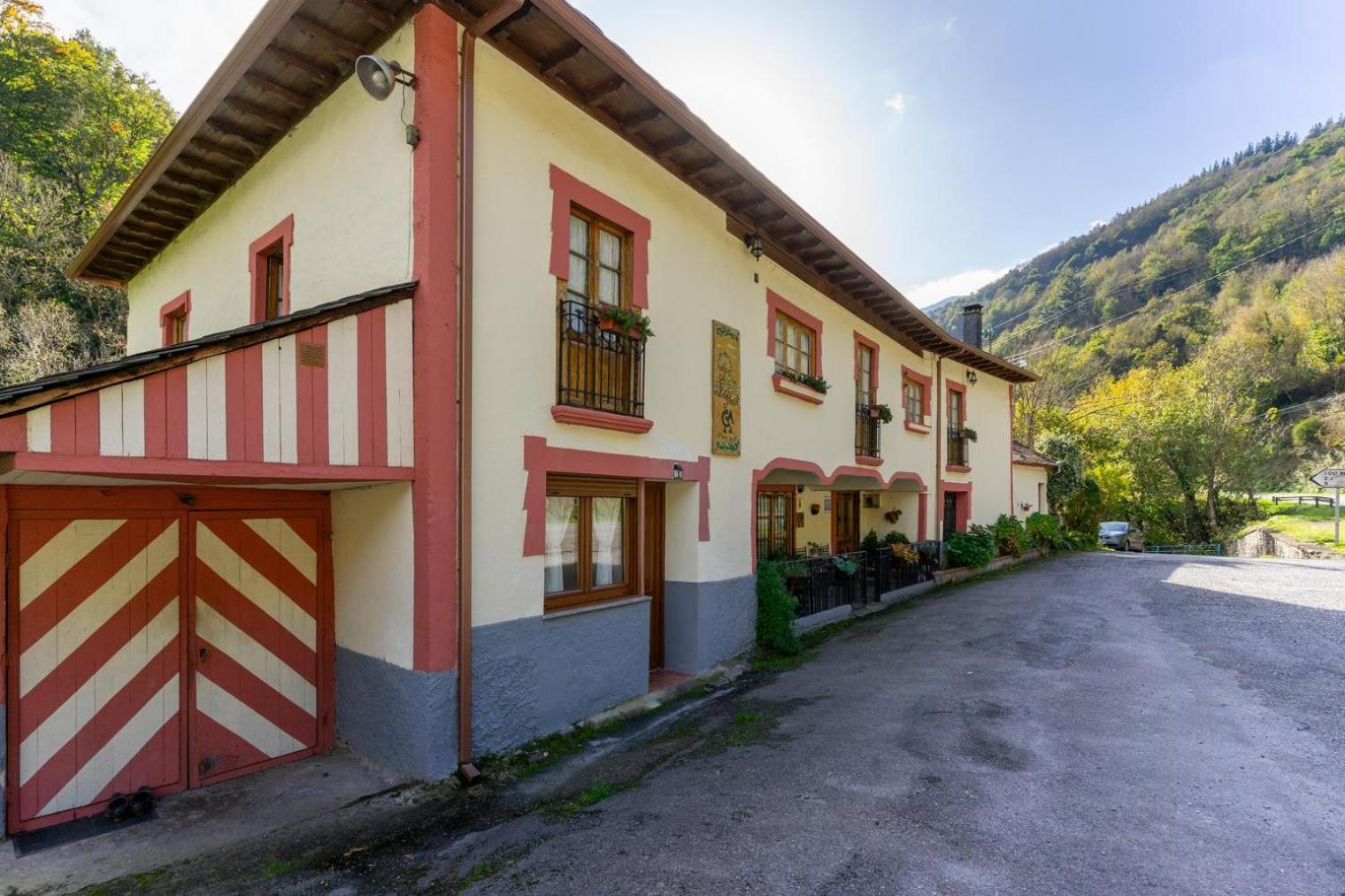 Casa de Aldea La Pescal view 2