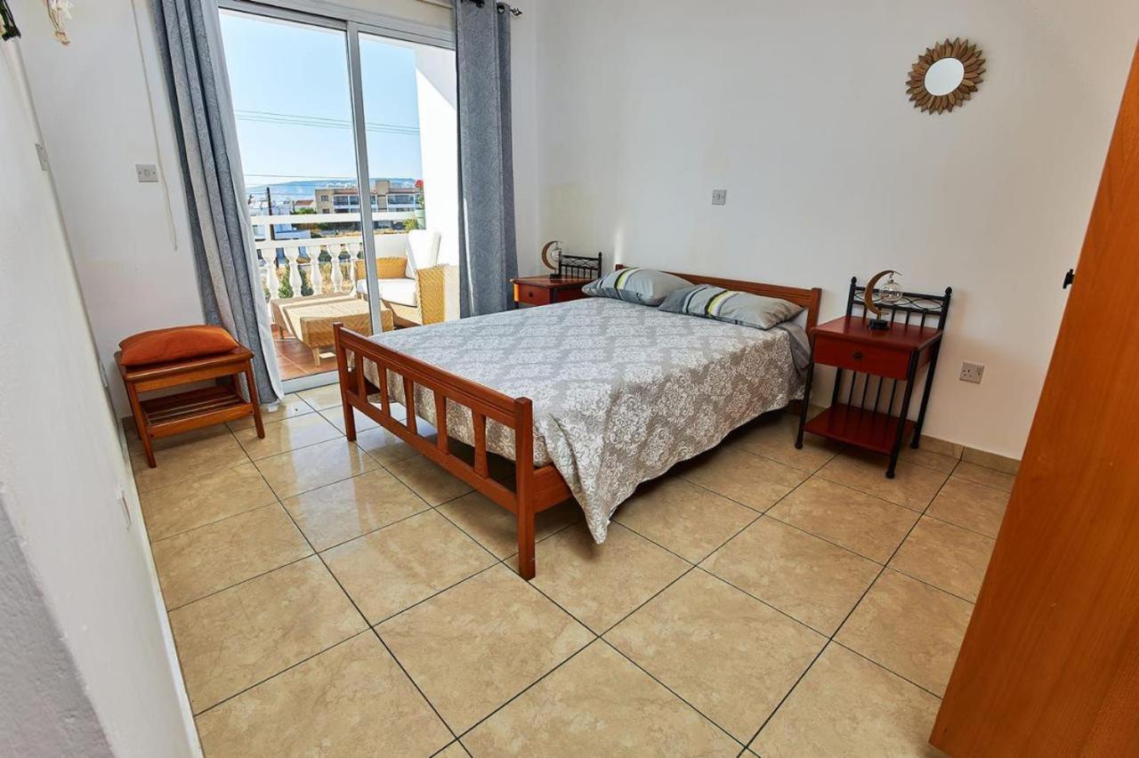 Golden Sunset Apartment